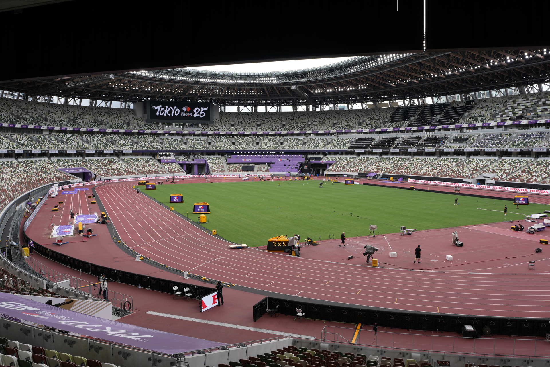 会場には記録的瞬間を捉えるために多数のソニー製のカメラが配置された