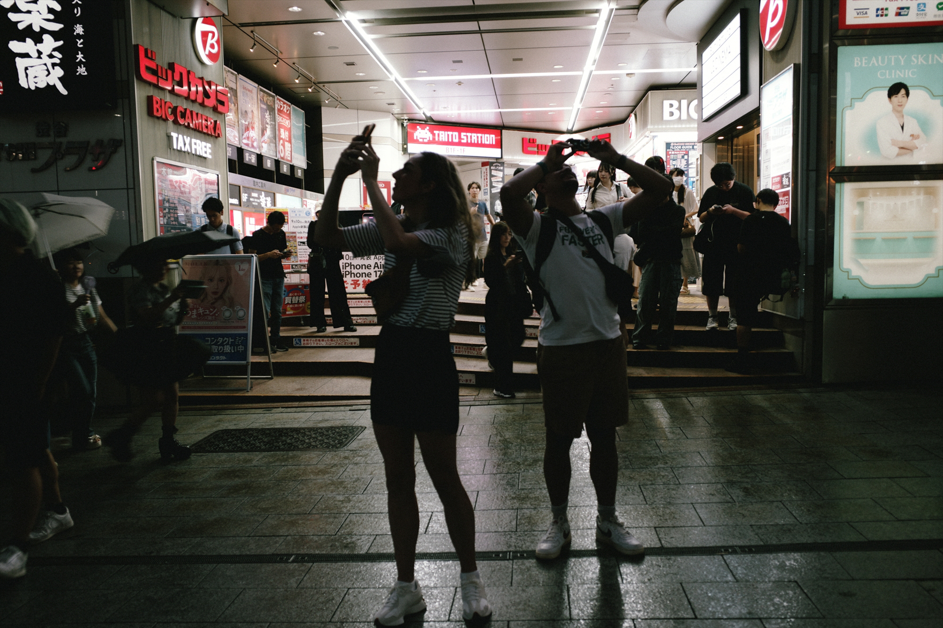 GR IV／18.3mm（クロップ35㎜）／スナップ撮影距離優先AE・5m（F2.8、1/40秒、－0.7EV）／ISO 200／WB：太陽光／イメージコントロール：シネマ調（G）