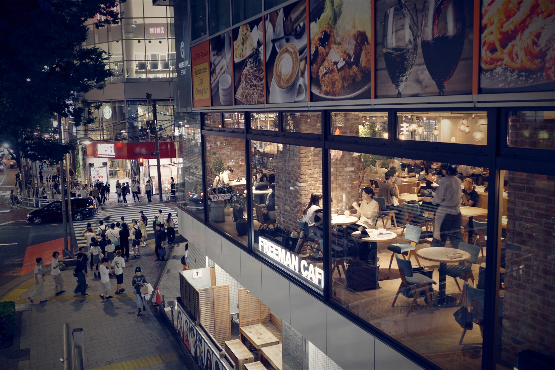 GR IV／18.3mm（クロップ50㎜）／スナップ撮影距離優先AE・∞無限遠（F2.8、1/30秒、＋0.3EV）／ISO 1000／WB：AWB／イメージコントロール：レトロ