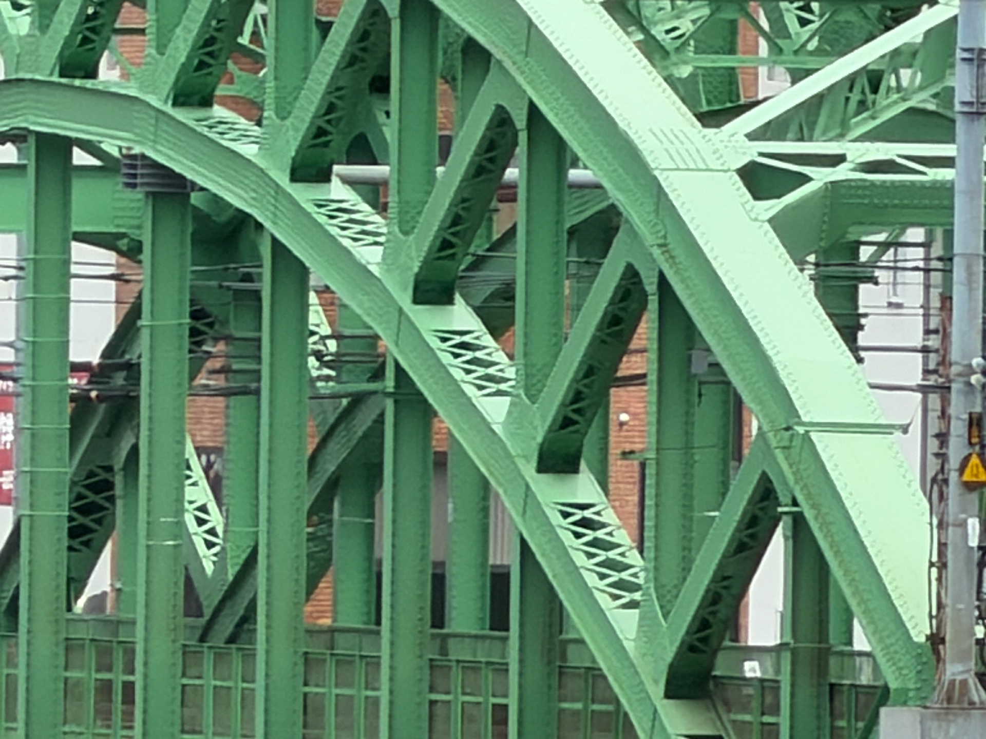 iPhone 17 Pro／16.9mm（1,049mm相当）／1/460秒／F2.8／ISO 40