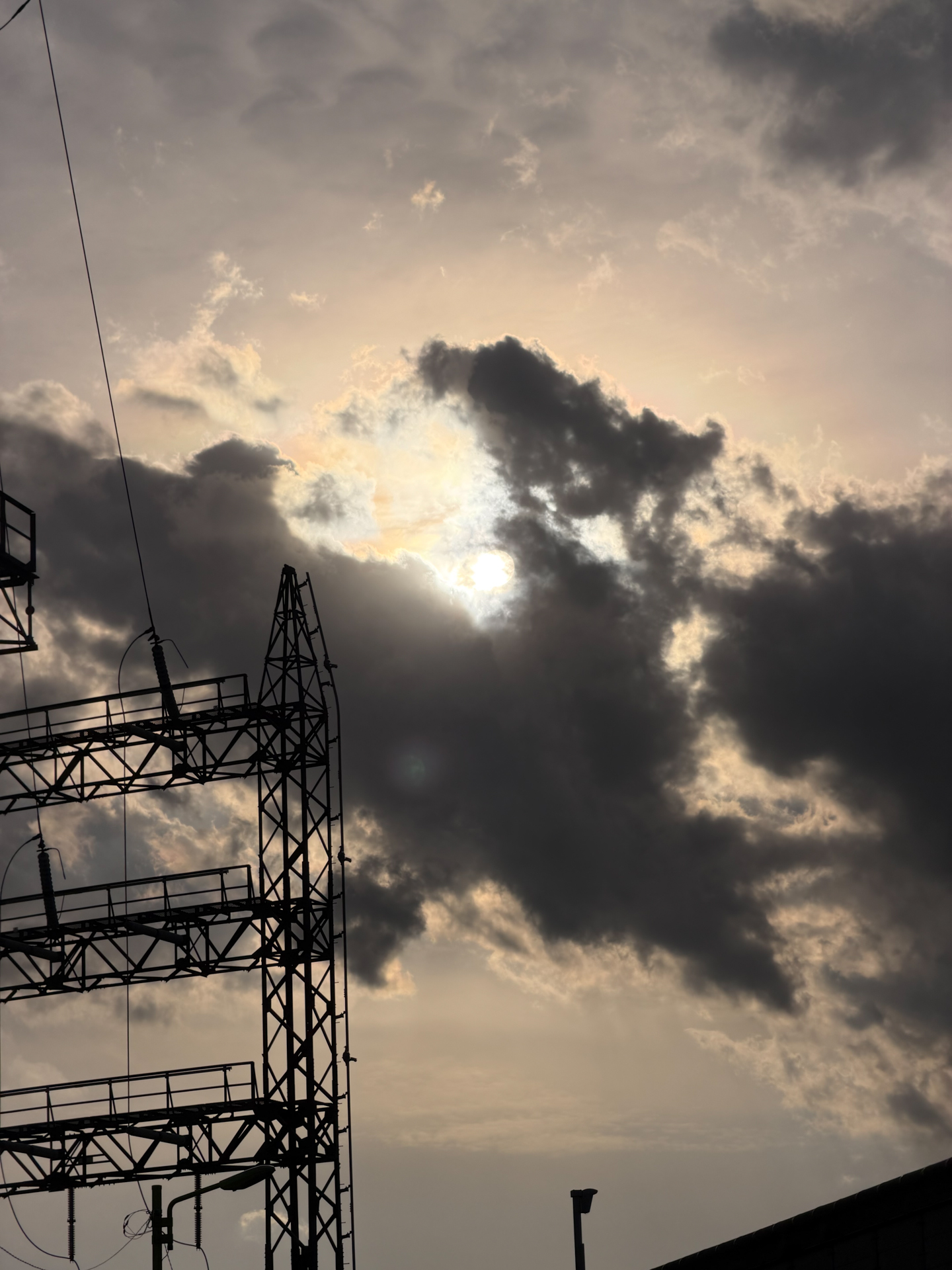 iPhone 17 Pro／16.9mm（100mm相当）／1/10,000秒／F2.2／ISO 32