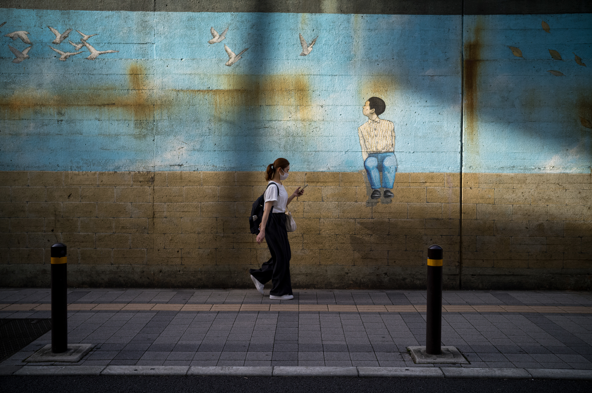 曇天の日でしたが、夕方になってわずかな日が射したので撮影してみました。均質性の高い画質です。<br><span class="fnt-85">ライカM11-P／COLOR-SKOPAR 35mm F3.5 Aspherical VM／35mm／絞り優先AE（1/750秒、F4、−0.7EV）／ISO 400</span>