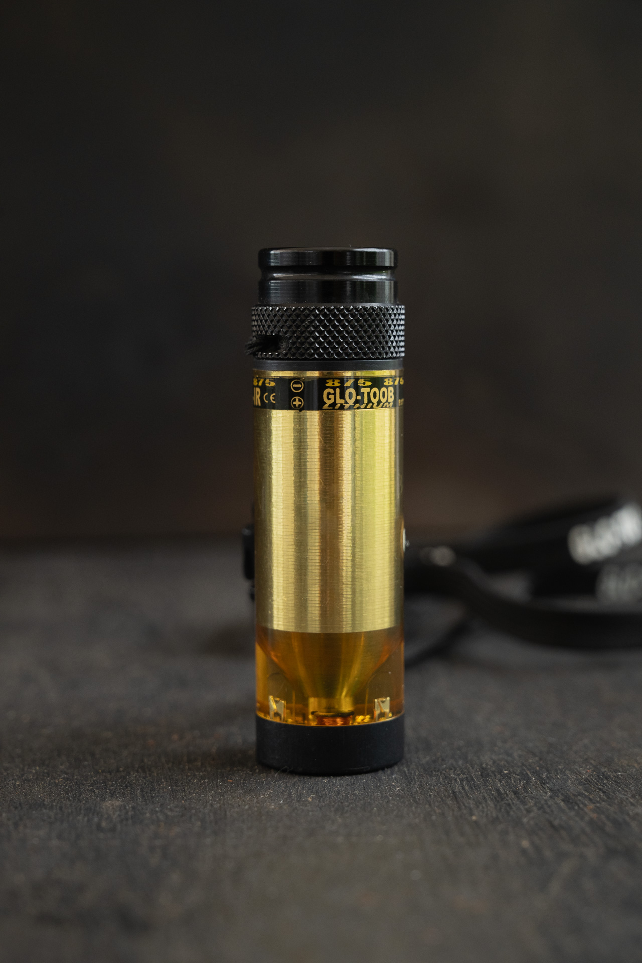 GLO-TOOB IR875は肉眼では見えない赤外線を発するマーカーライト