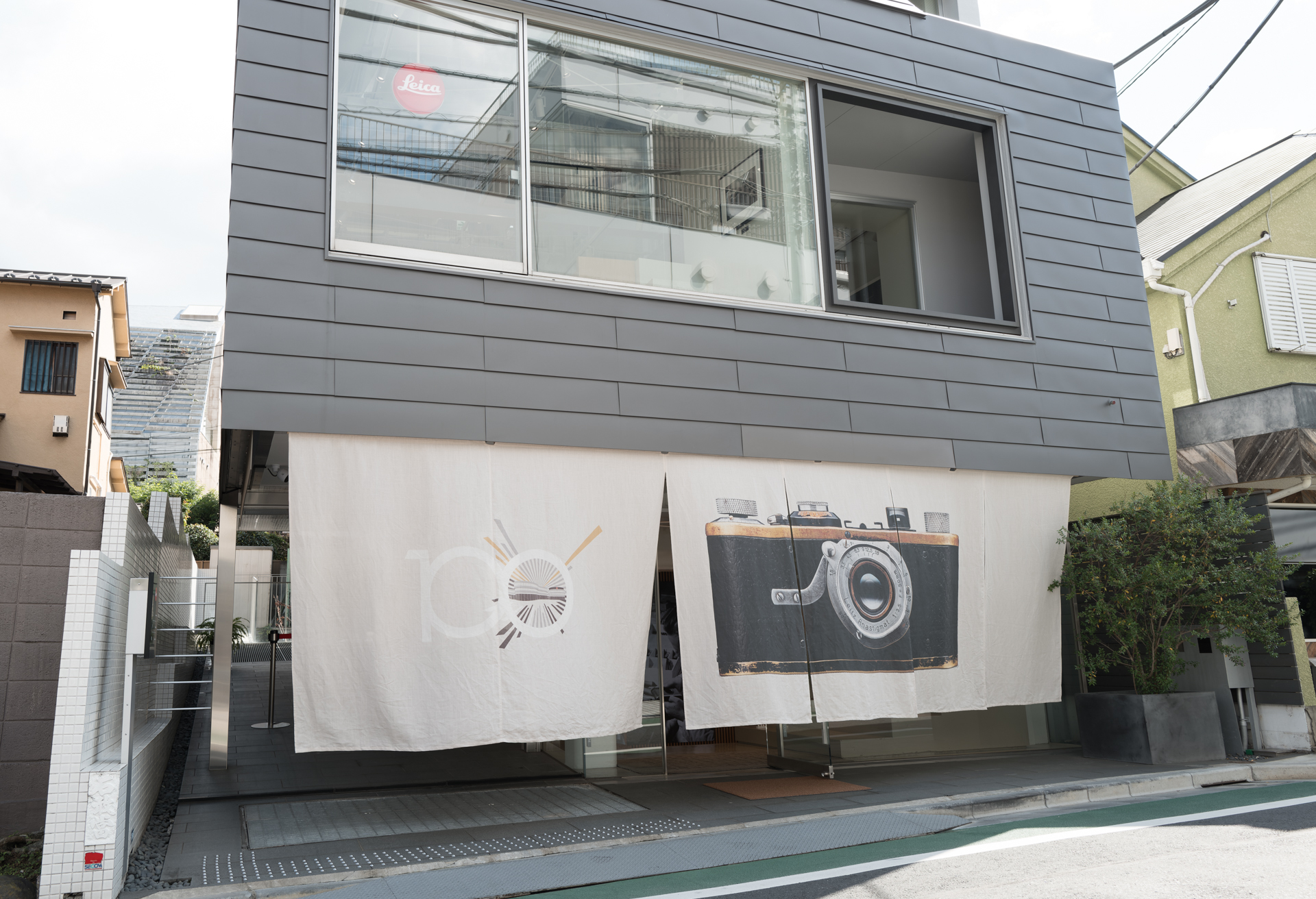 ライカ表参道店。スパイラルガーデンから徒歩圏内だ