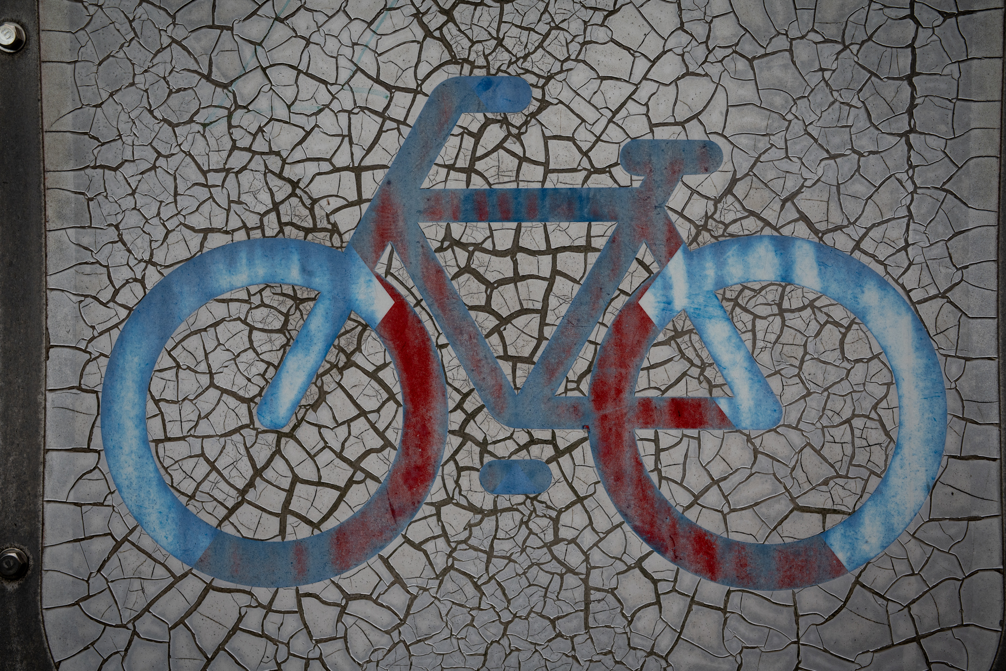 ぐっと寄りで撮影。画面の均質性がよくて、歪曲もよく補正されています。<br><span class="fnt-85">ニコン Z5II／AF NIKKOR 35mm F2 D（LA-FZ1を使用）／35mm／プログラムAE（1/320秒、F9.0、−0.3EV）／ISO 400</span>