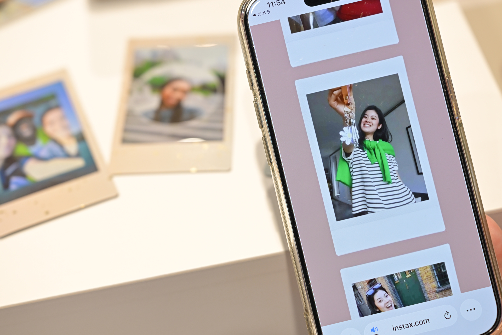 instax Sound Album／チェキのQRコードを読み取ると最大10枚の音付き画像とBGMを組み合わせた動画が再生できる