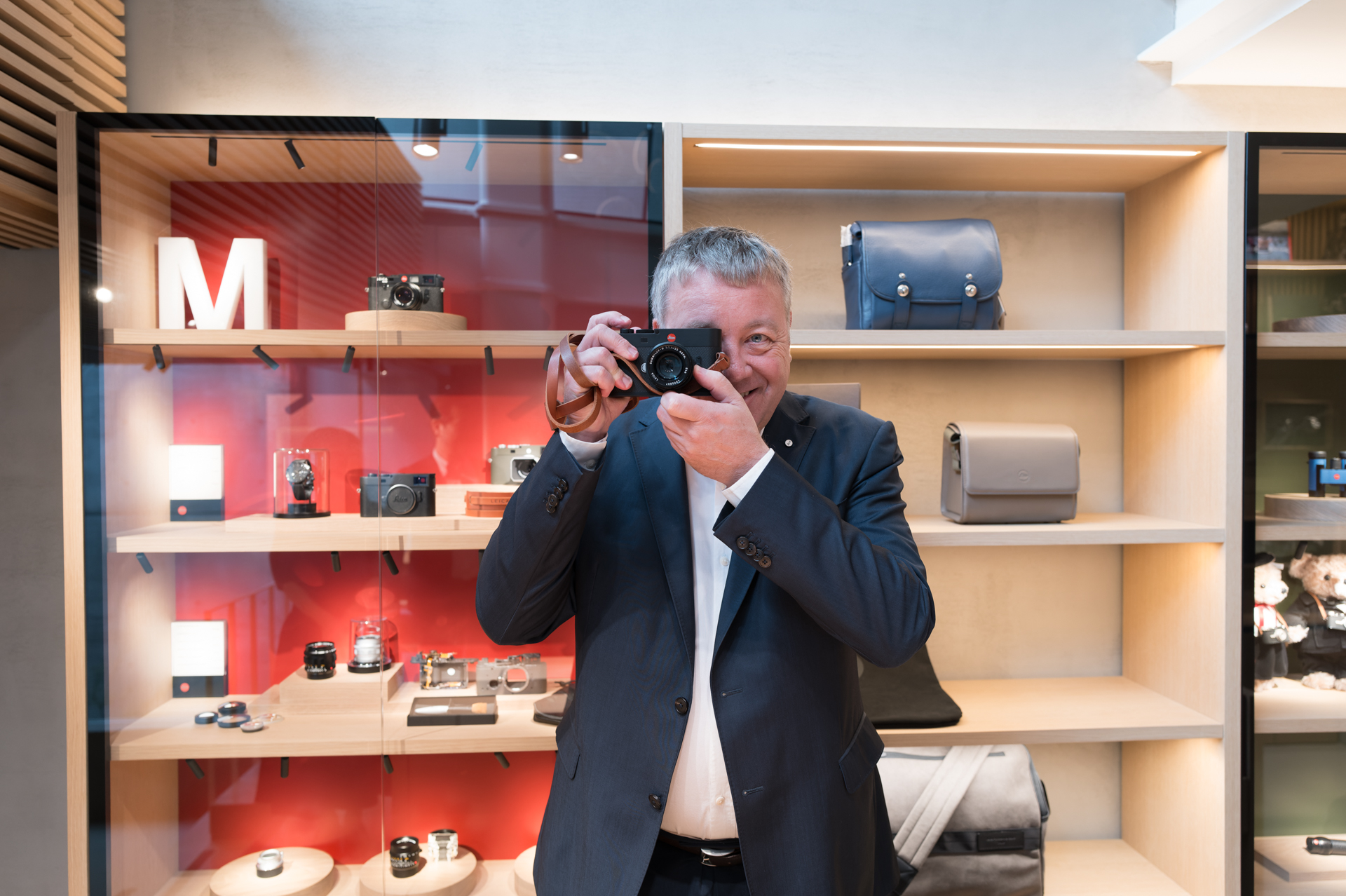 接眼部の位置は変わらないため、撮影スタイルは通常のM型ライカと同じ