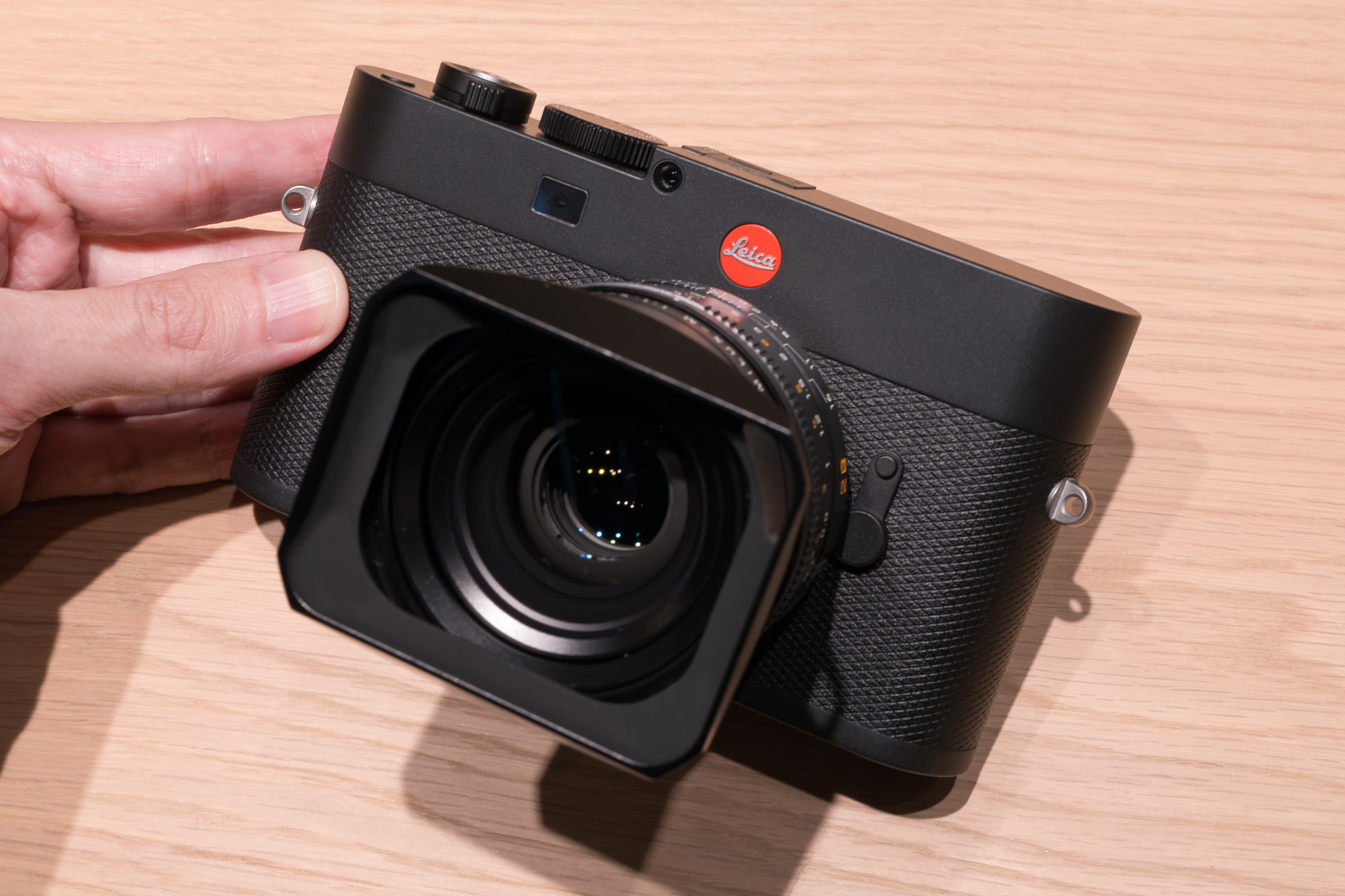 広角レンズの使用時でも、常に視野率100%でフレーミングできるメリットがある