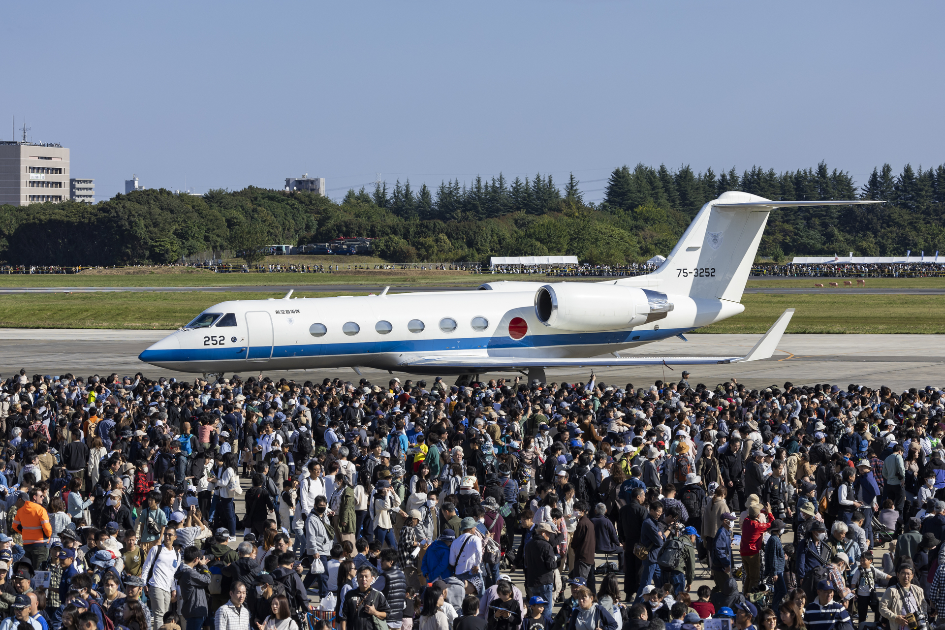 国賓等の輸送や災害発生時の支援物資の輸送を行っている多用途支援機U-4（撮影：令和6年度 入間航空祭）<br>キヤノン EOS R6 Mark II／RF100-500mm F4.5-7.1 L IS USM／128mm／（1/1,000秒、F8）／ISO 200