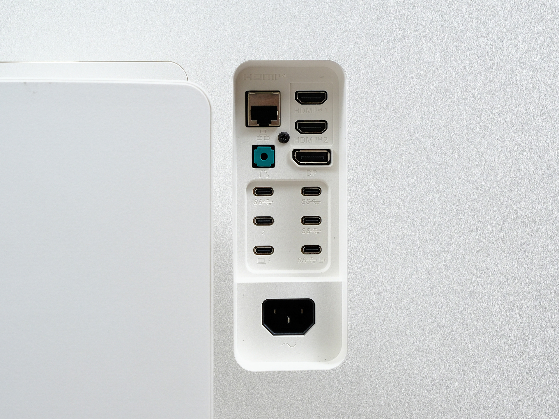 背面の接続端子パネル