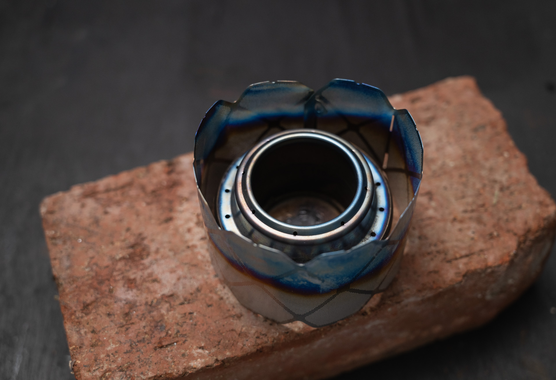 風防はストーブの周りに余裕を持たせて使う