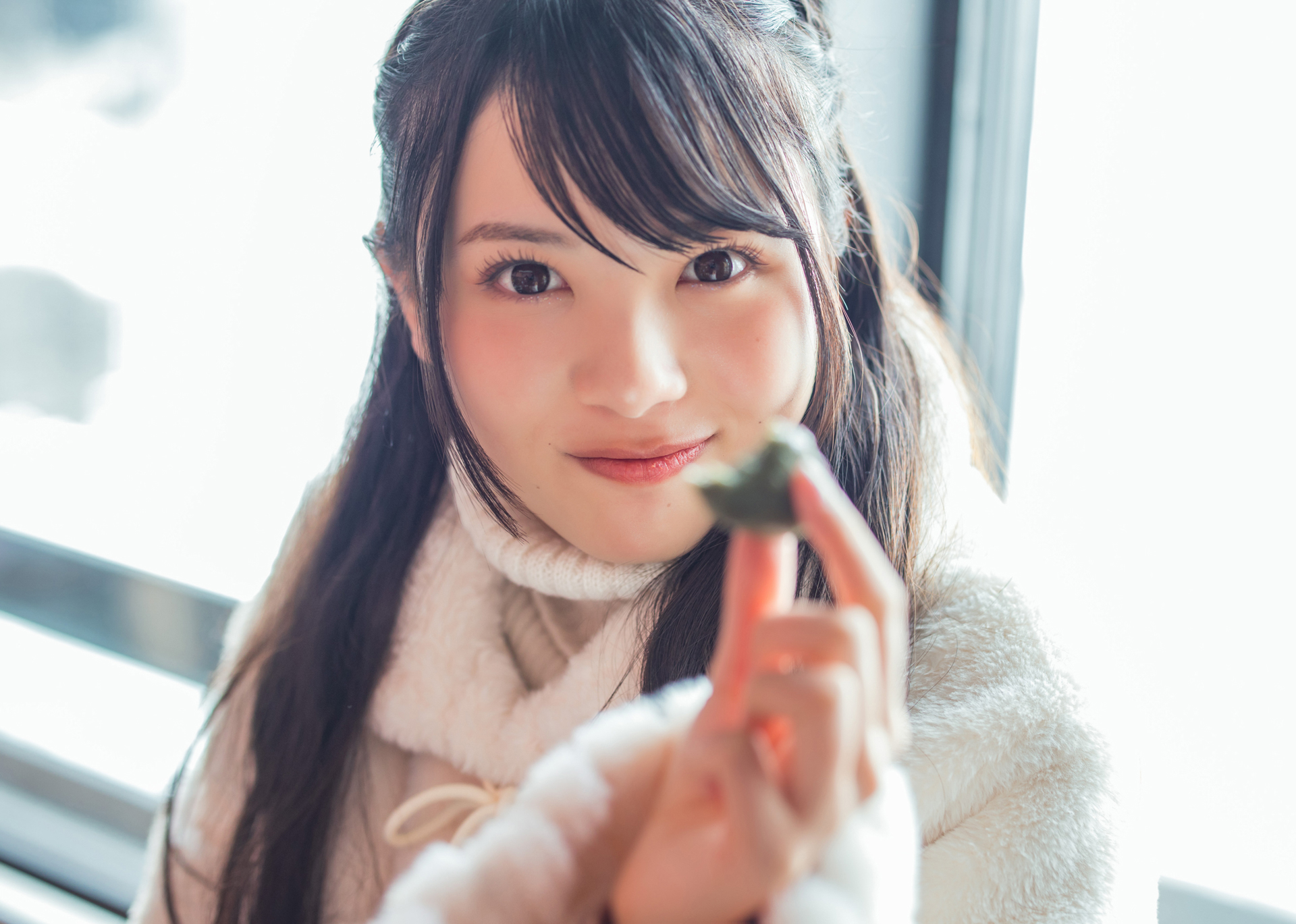 冬の新潟では越後湯沢の雪と戯れる、はつらつとしたシーンが撮影できた