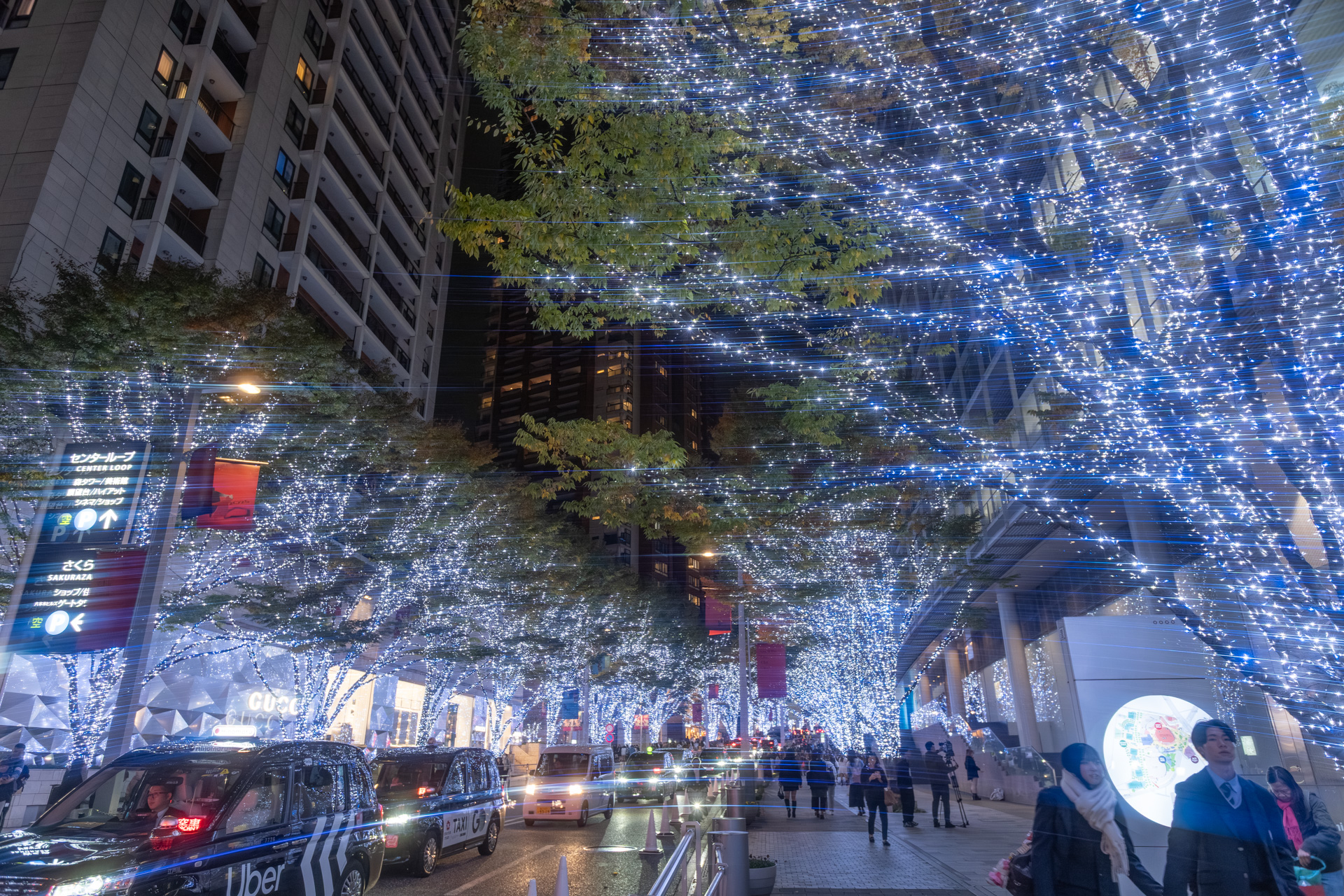 けやき坂下からけやき坂上方向