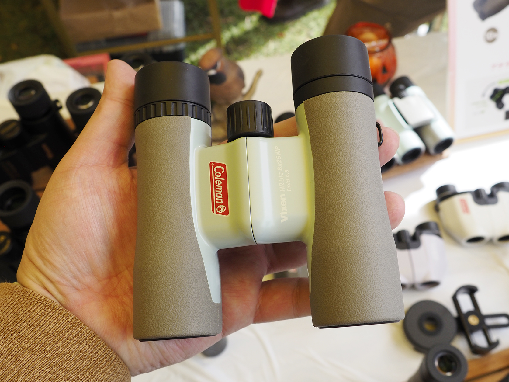 WPモデルの8×25コラボ双眼鏡