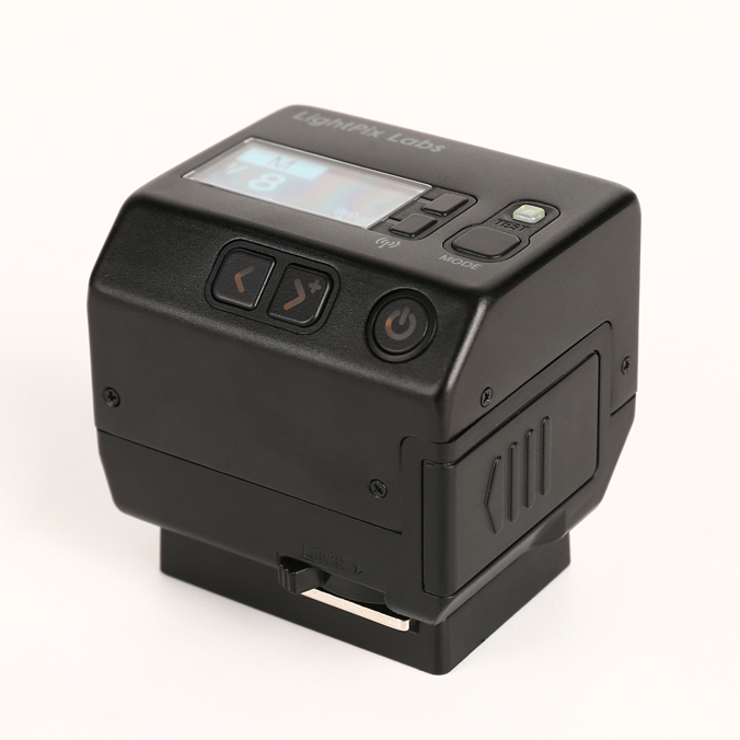 小型ストロボ「FlashQ」にアルミ素材のクラシカルタイプ - デジカメ Watch