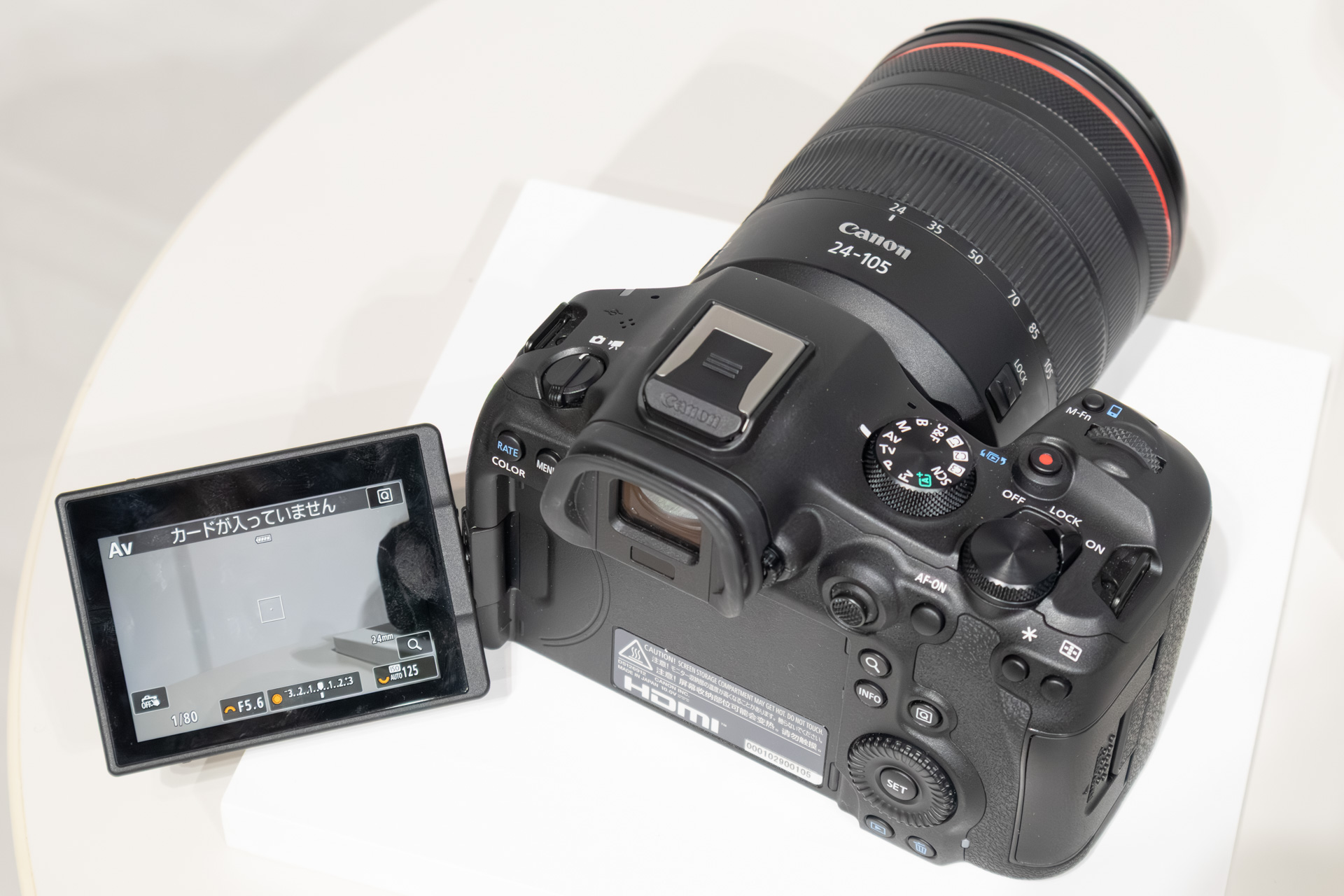 フリーアングル式液晶モニターを搭載