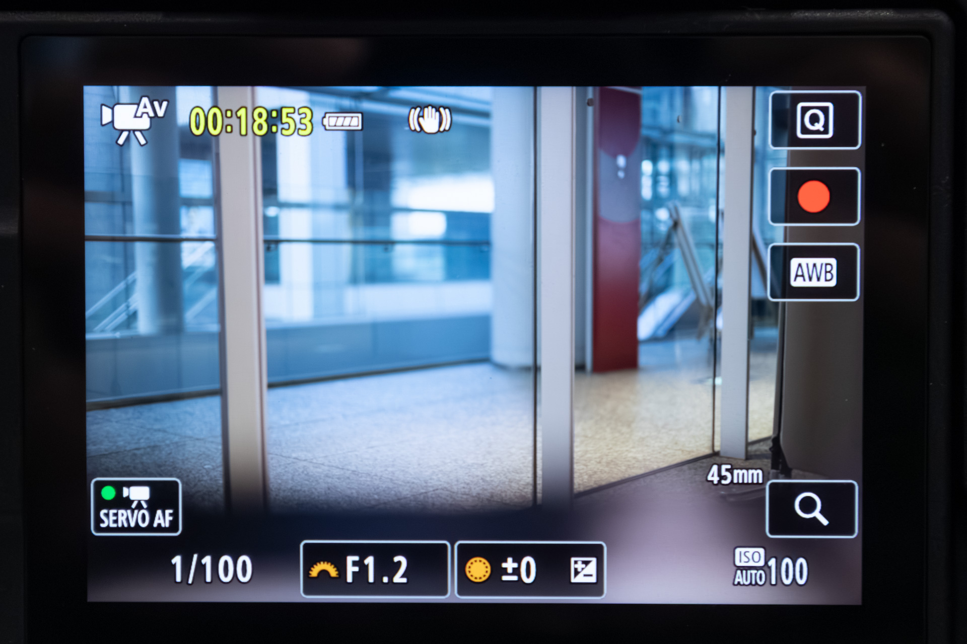 オープンゲート記録時の画面。モニターの全範囲が撮影領域となっている