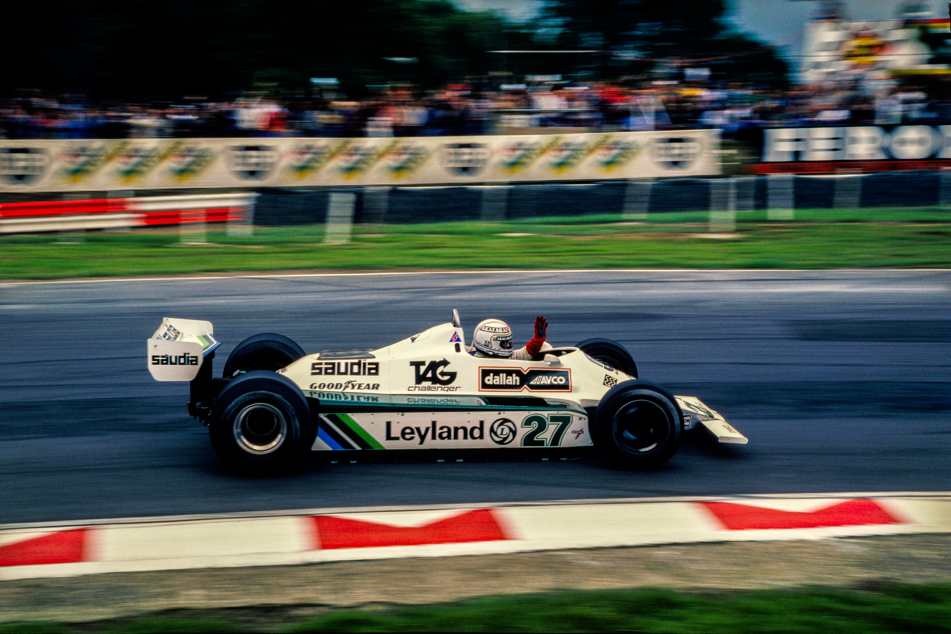 「F1世界選手権 第8戦 イギリスグランプリ（ブランズハッチ／1980年）」　優勝したアランジョーンズのウイニングラン