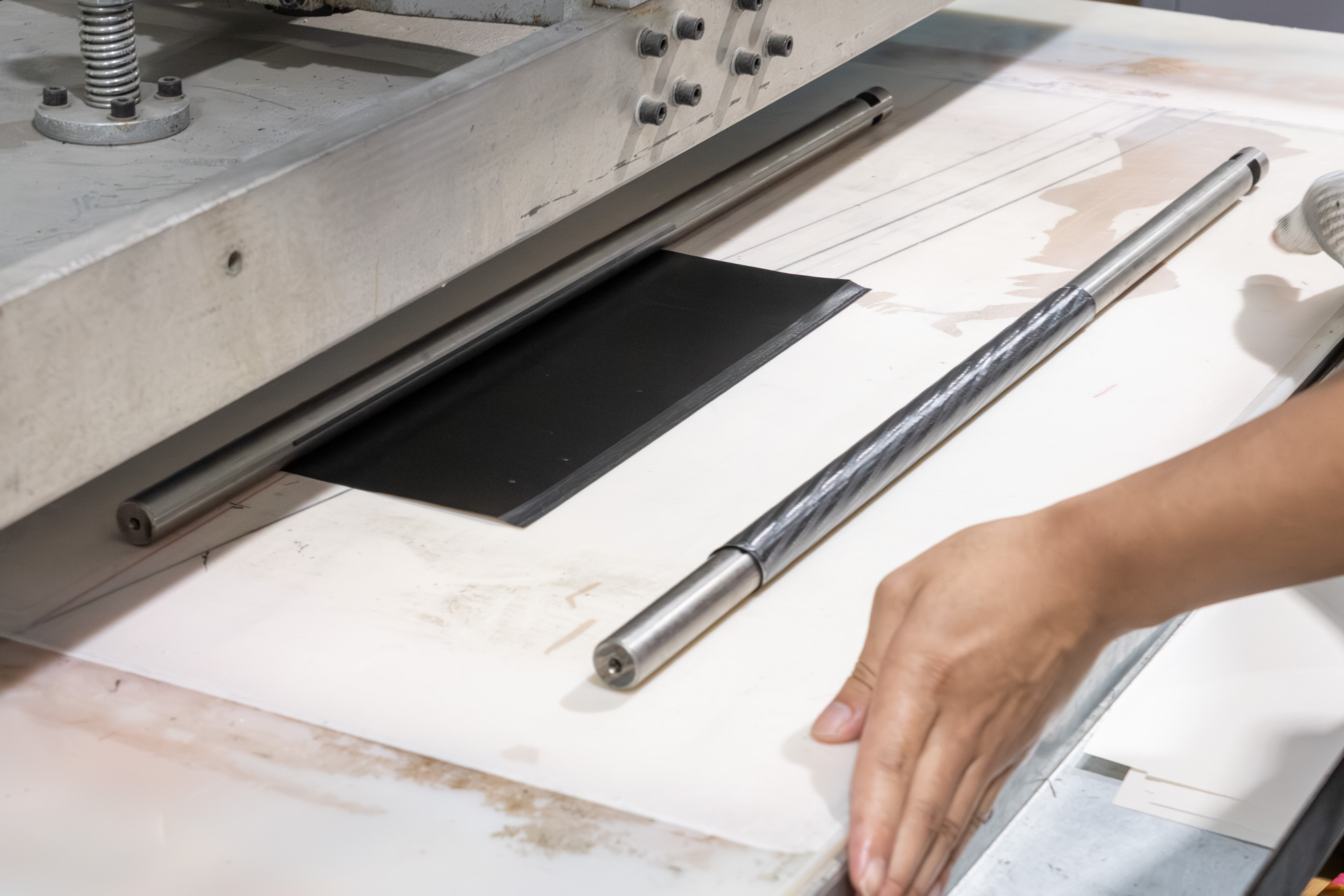 何層にも巻いていくが、層によってはこのように機械でも巻く