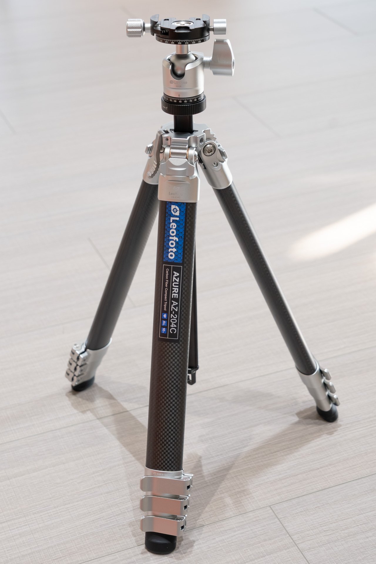 アジュールシリーズの三脚