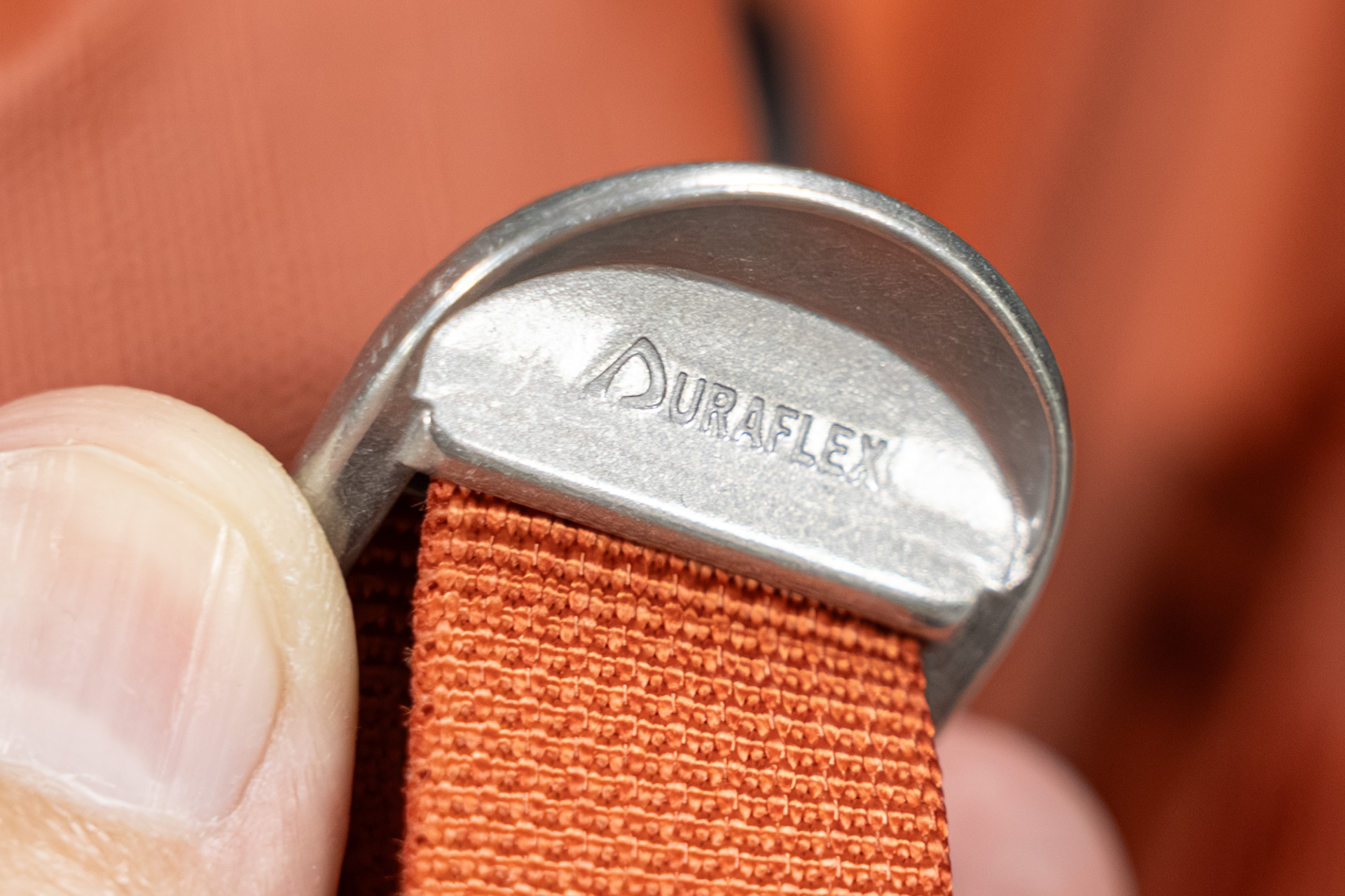 金属バックルはDuraflex製だ