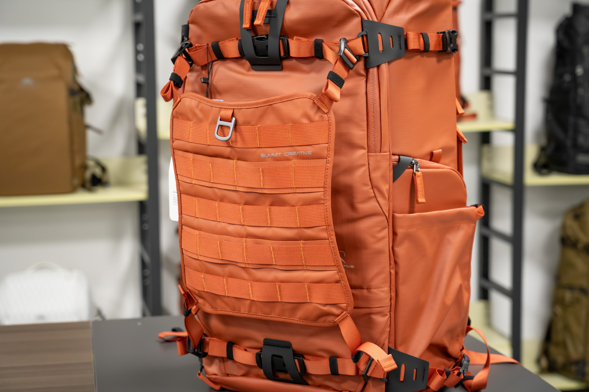 MOLLEプレートを付けたところ