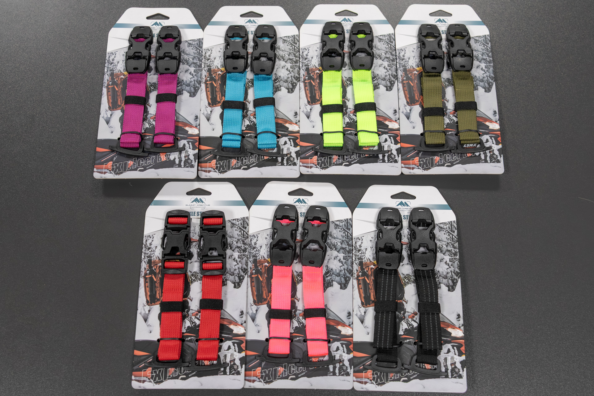 交換用フロントベルトも色とりどりだ