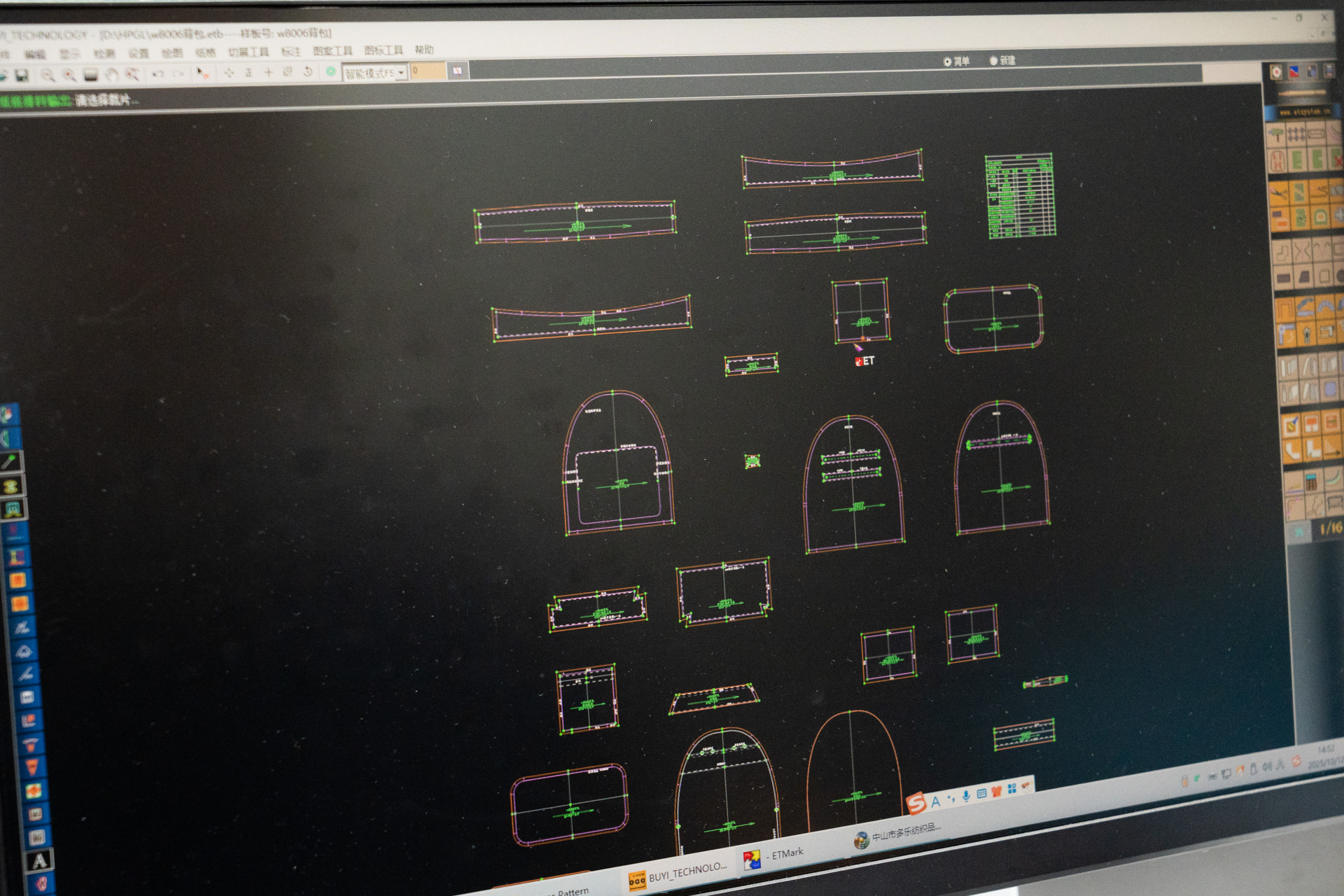 コンピューターでこのような型紙の図面を作る