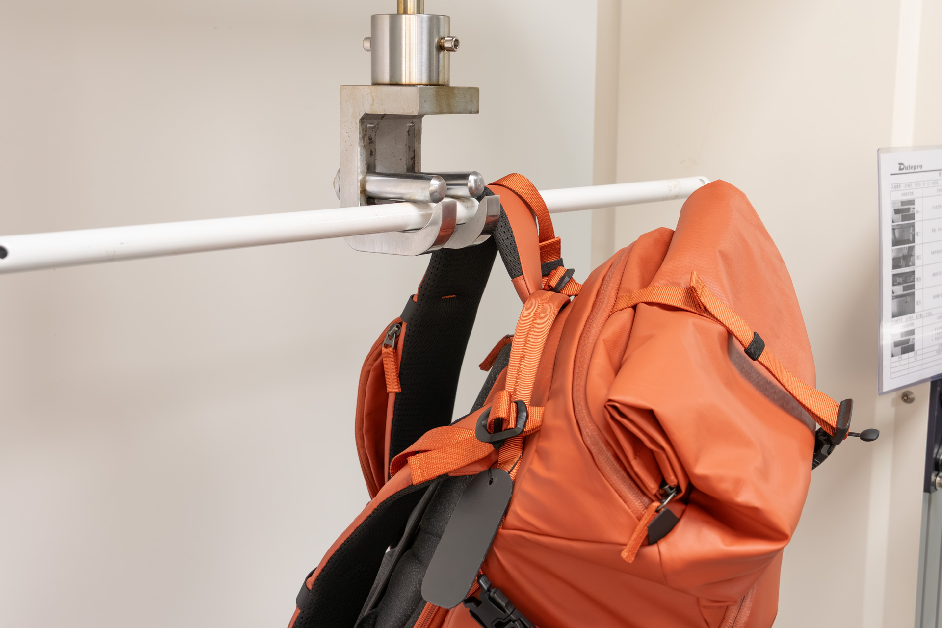 片側だけのストラップでもテストする