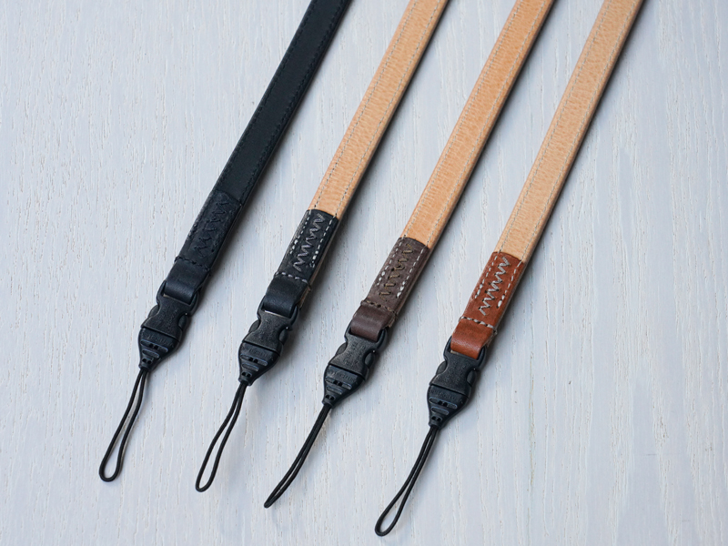 裏地、左からオールブラック、ブラック、カスターニョ、ブラウン