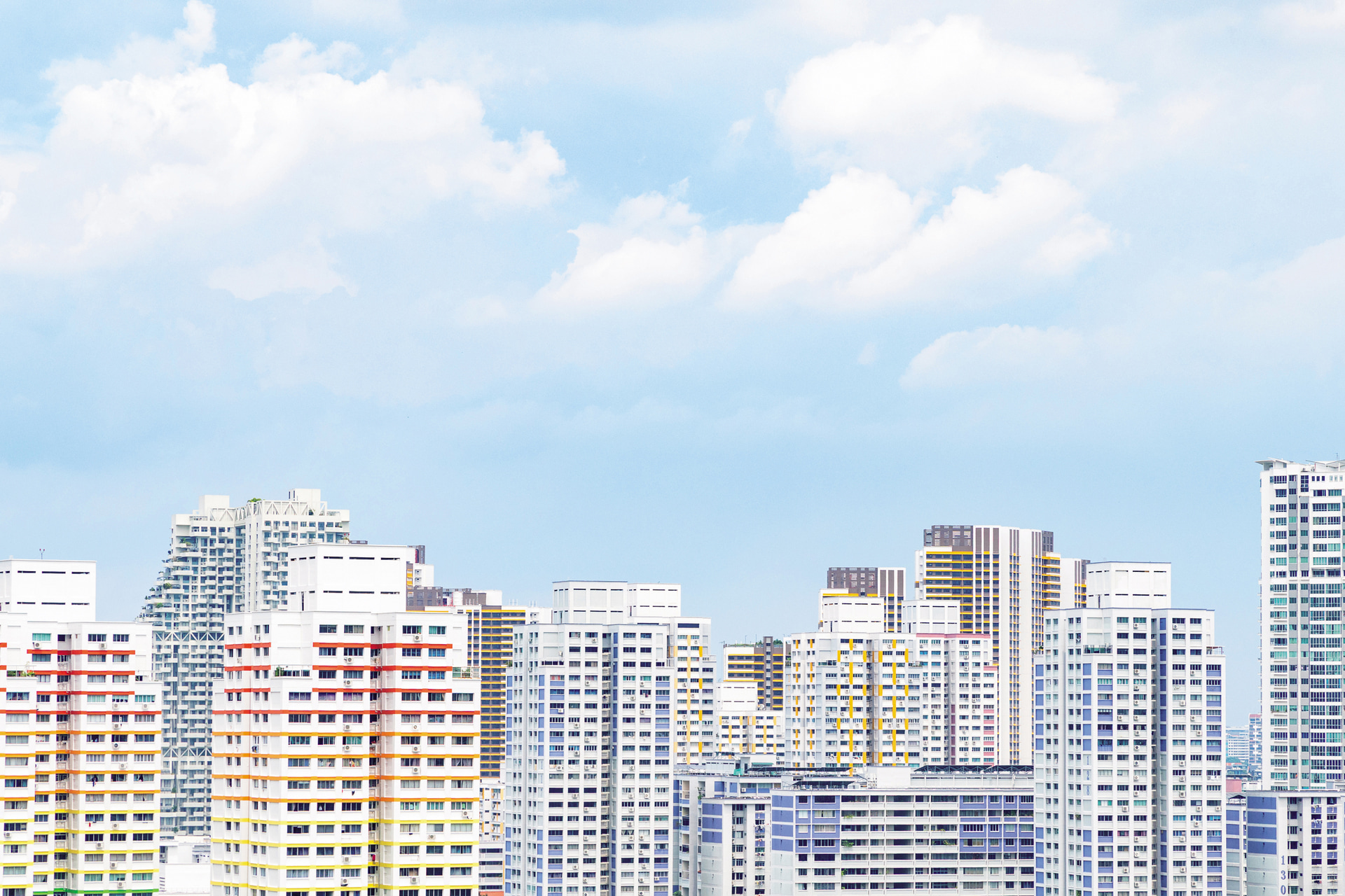 シンガポールの公共住宅であるHDBは、一度訪れてみたいと思っていた場所。約3,250万画素センサーが建物の細部までシャープに写し出してくれた<br><span class="fnt-85">キヤノン EOS R6 Mark III／RF24-105mm F4 L IS USM／99mm／マニュアル露出（F8、1/1,000秒）／ISO 500／WB：オート</span>