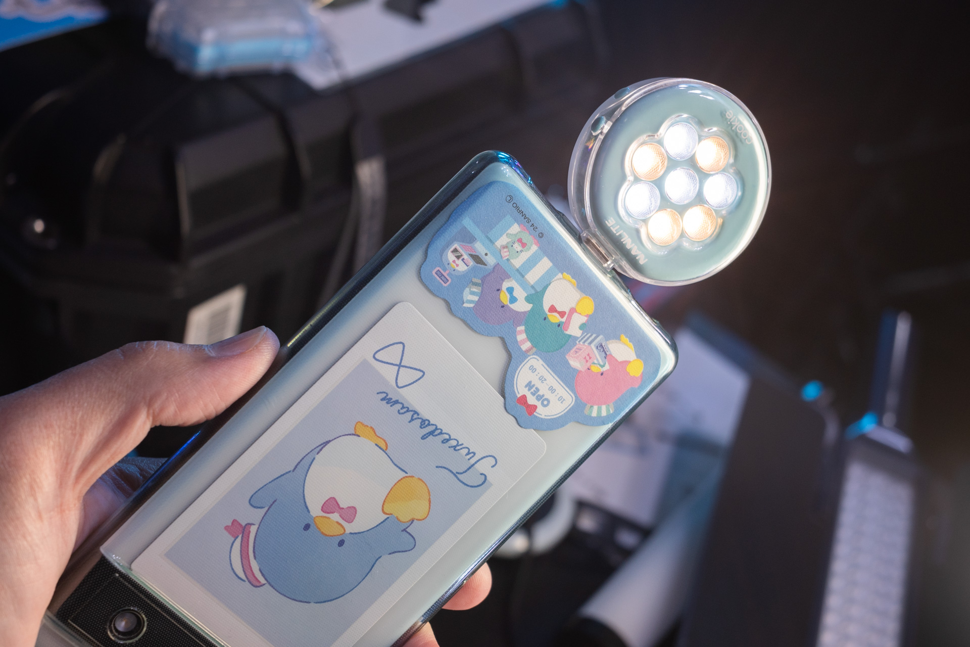 かわいいデザインに立ち止まる来場者が多かった