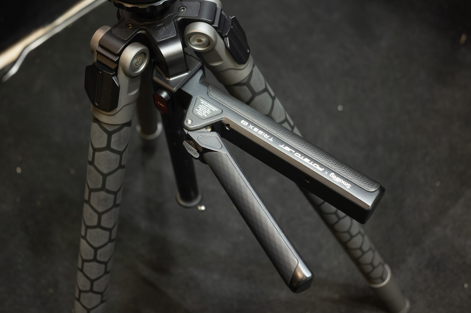 ハンドル自体も折り曲げて収納できる