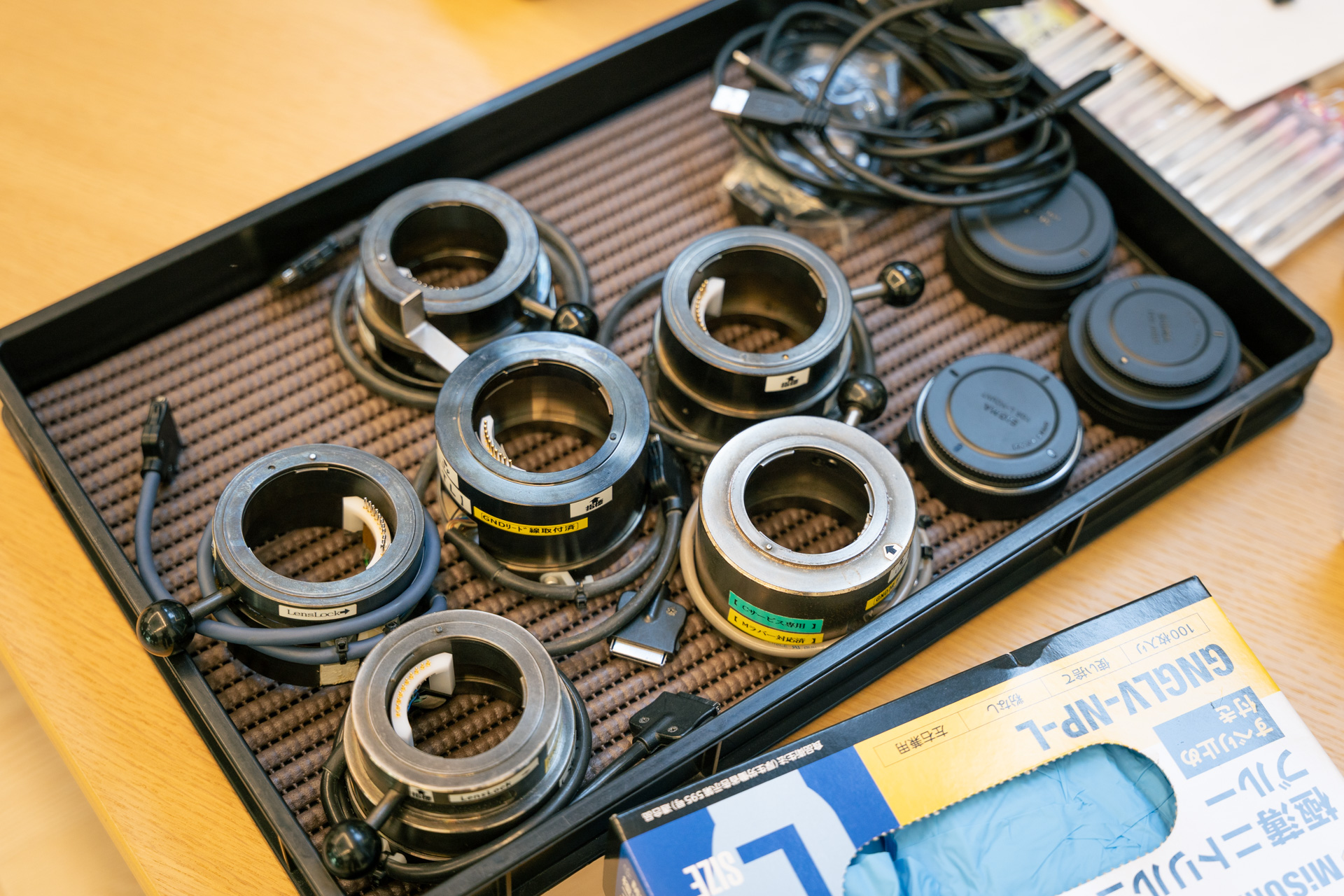 ファームアップなどを行う器具も携えてきた