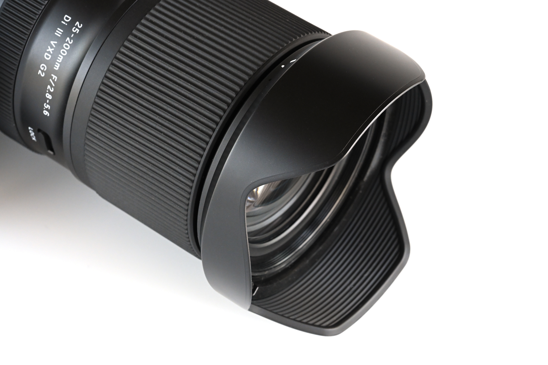 付属する花形フードを装着