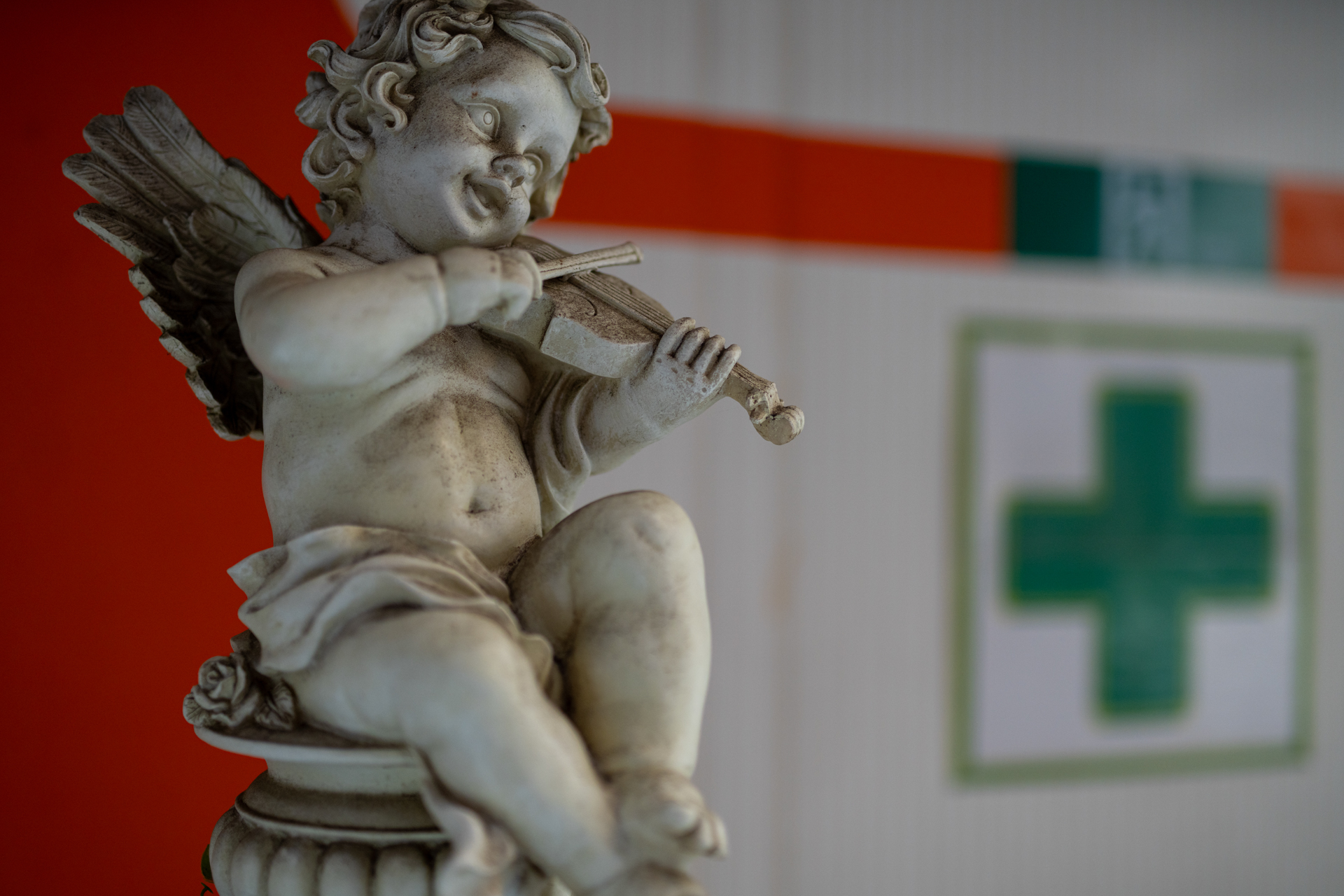 α7CRを被写体に向けたら、一発で瞳認識で手前の目に合焦しました。サードパーティのレンズとか、関係なくAFも動作しポテンシャルを発揮します。<br><span class="fnt-85">α7CR／SIGMA 50mm F1.4 DG HSM｜Art／絞り優先AE（1/100秒、F1.4、−0.7EV）／ISO 400</span>