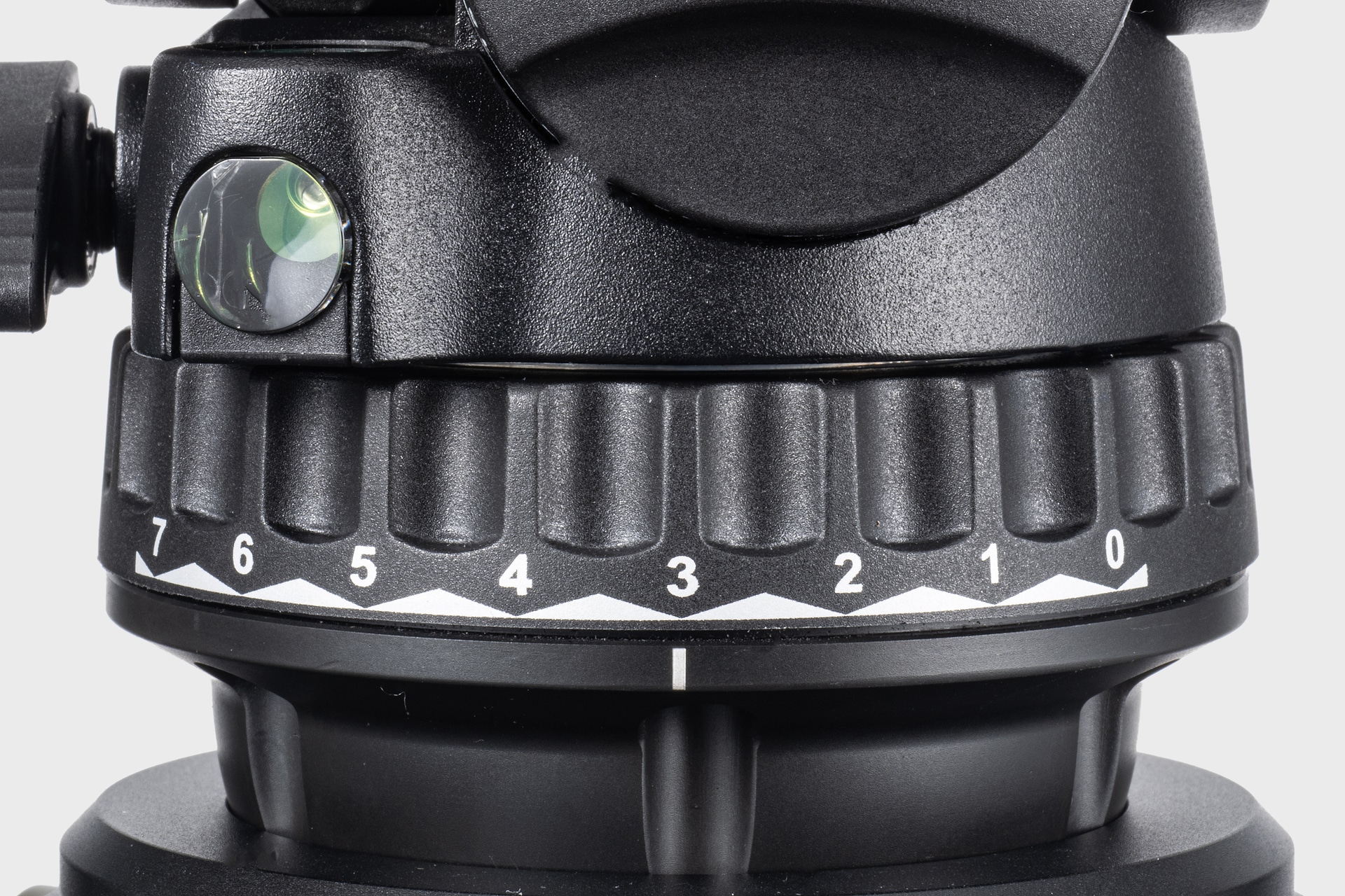 パン操作も0～7の8段階。FH-10に比べて調整の幅が大きく広がり、よりさまざまな機材やシーンへの対応を可能にしている