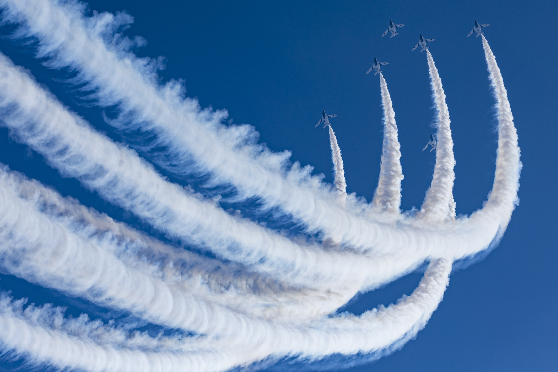 今年松島基地の訓練で撮影したフェニックス・ループ（松島基地の訓練にて撮影）<br>キヤノン EOS R6 Mark II／RF100-500mm F4.5-7.1 L IS USM／186mm／Fvモード（1/2,500秒、F8）／ISO 320