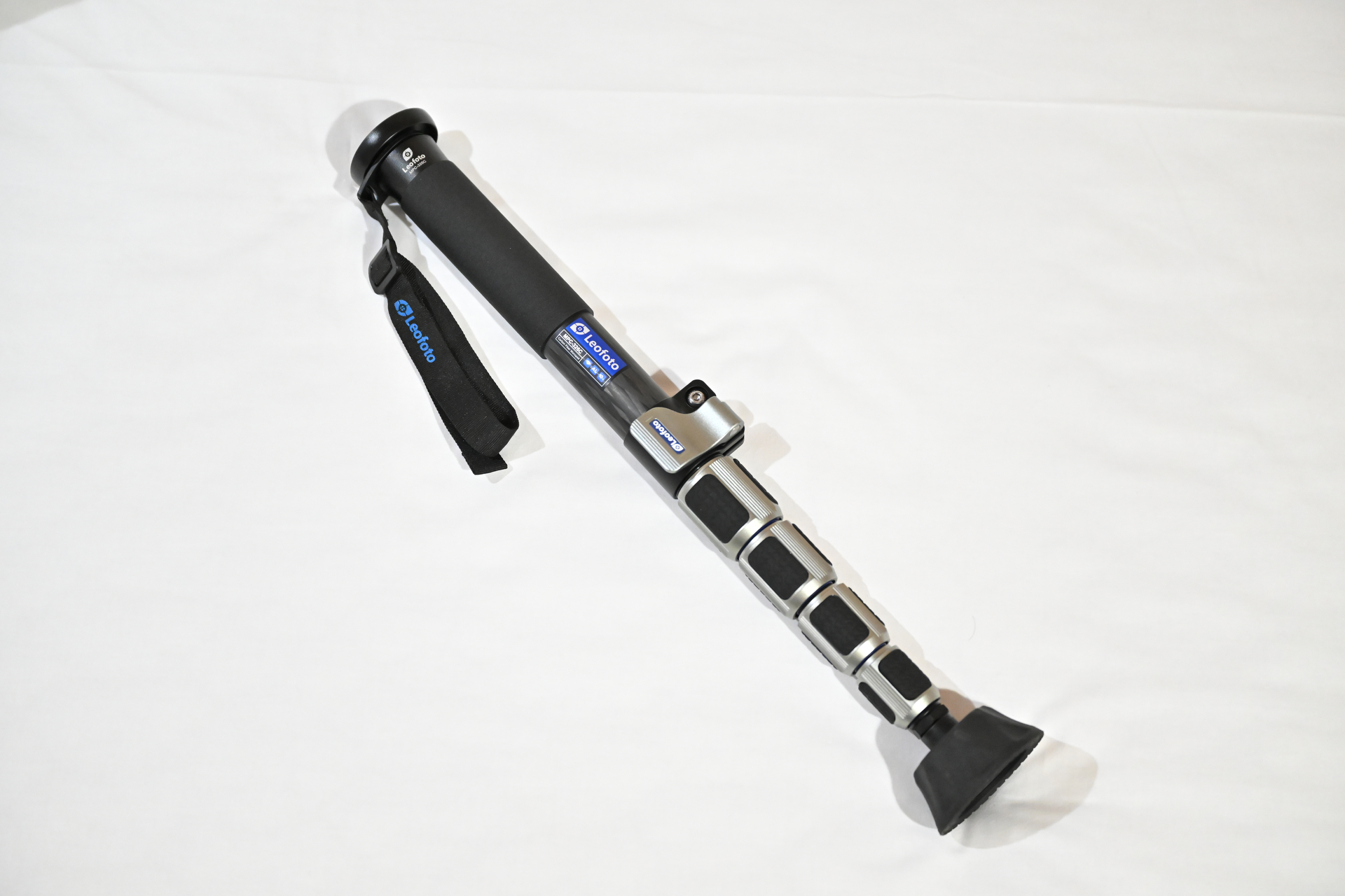 段数は6段。収納高は470mmなのでカメラバッグへの収納も可能