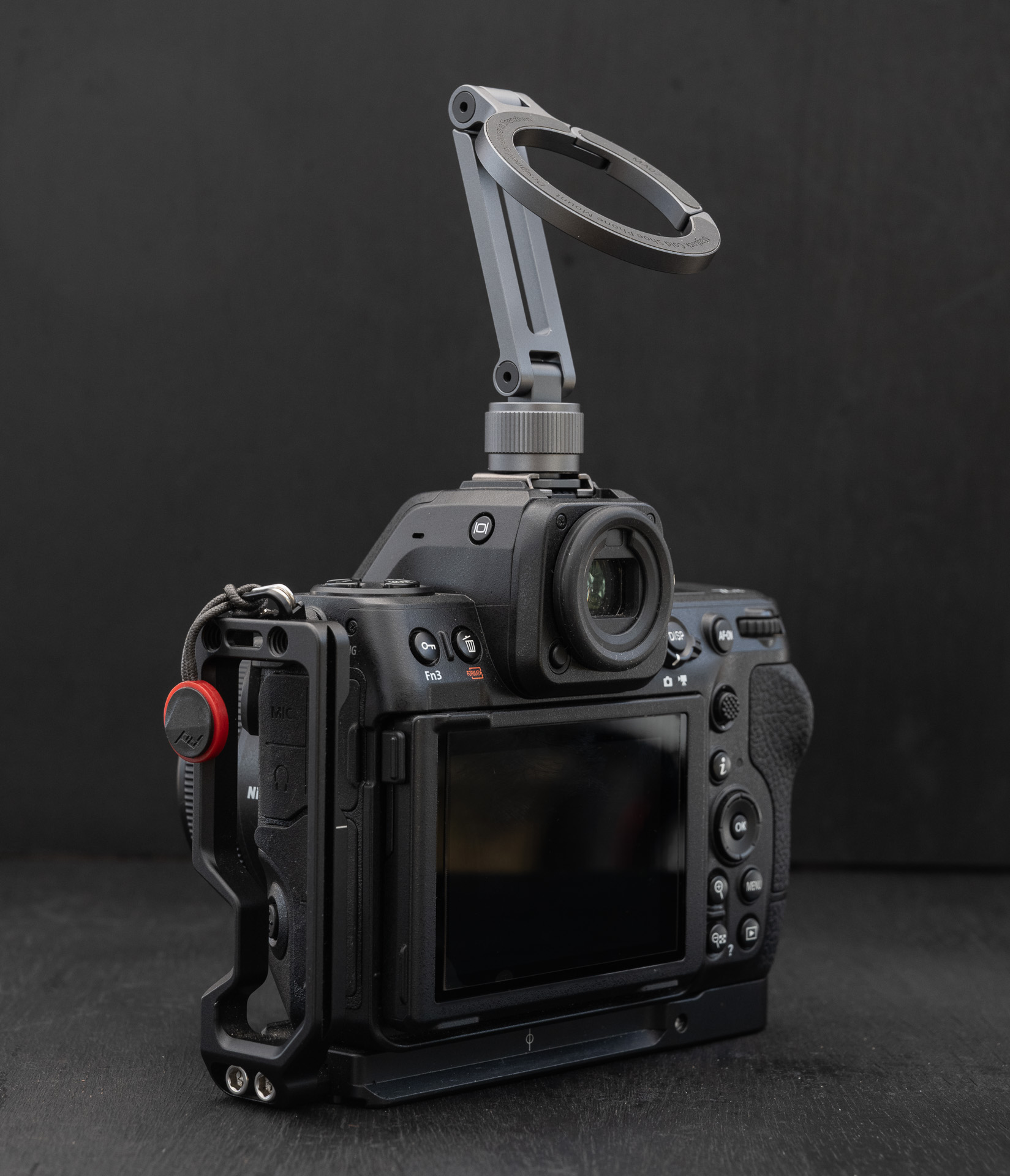 マグロック MA07はカメラのホットシューに取り付ける