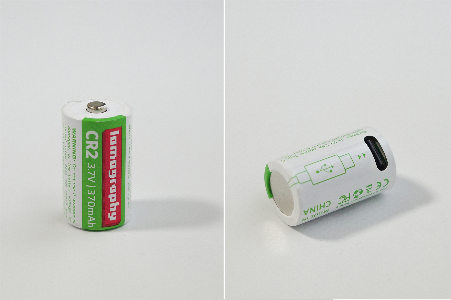 付属のUSB-C充電式CR2電池（3.7 V）。小さい容量の電池なので、充電時間は1時間もあれば完了します