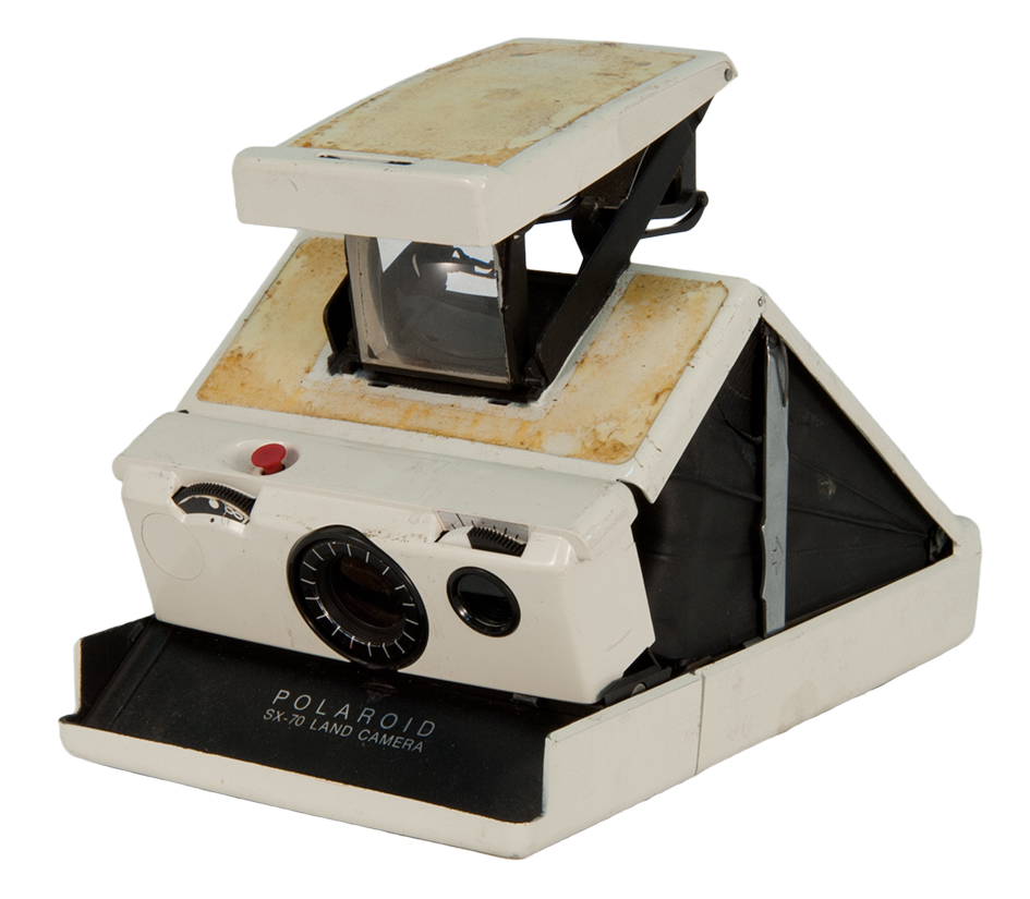 展示カメラの一例「ポラロイドSX-70ランドカメラ プロトタイプ」（1972年頃）