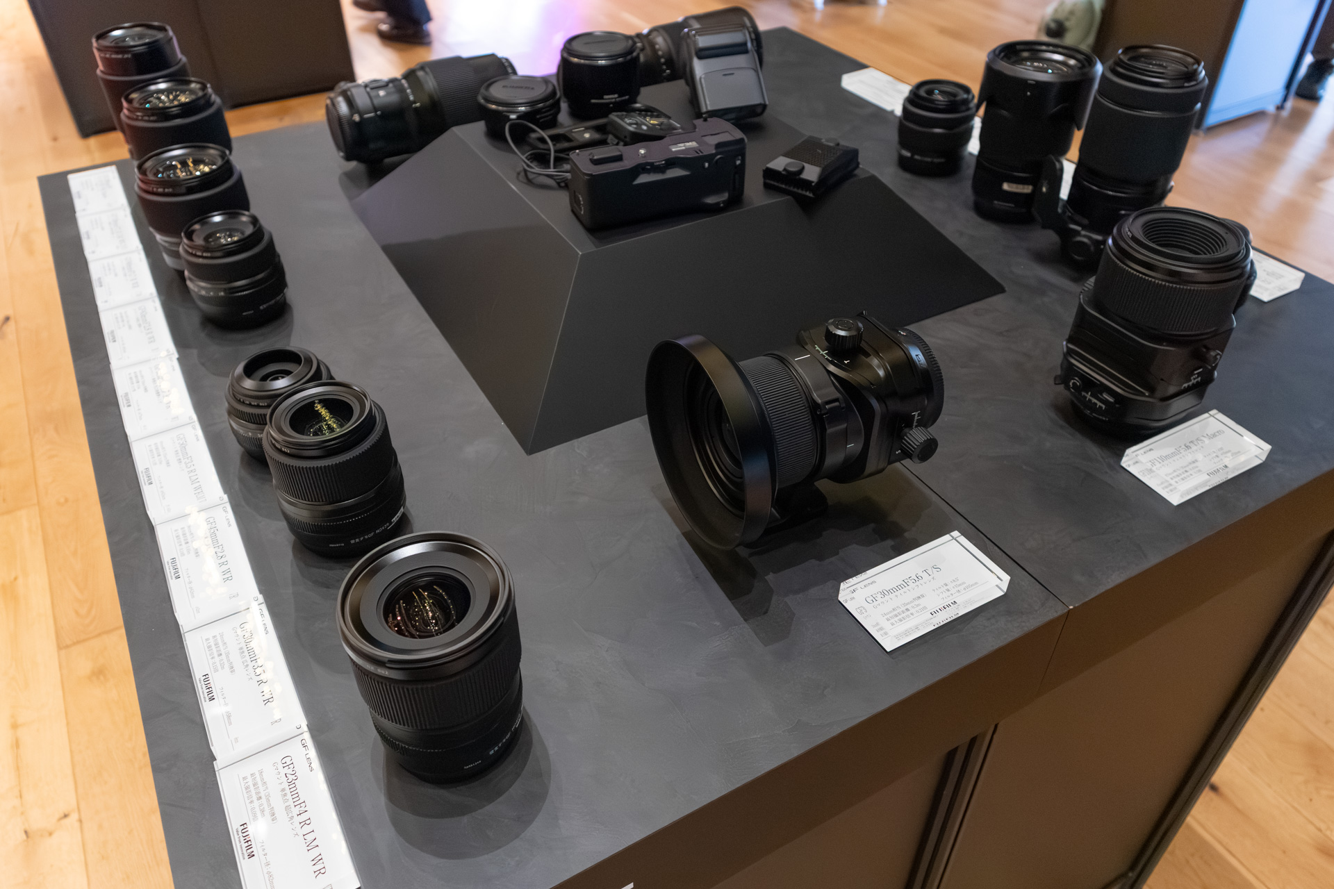 GFXの交換レンズは全種類を用意。ティルトシフトレンズもトライ可能だった