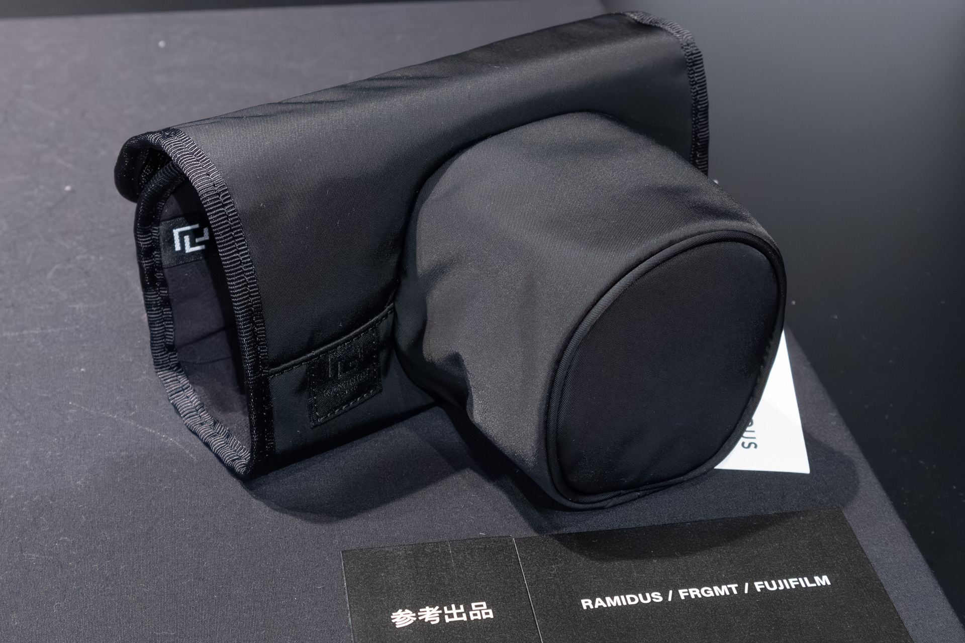 カメラケースはGFX100RF以外の機種でも入るそうだ