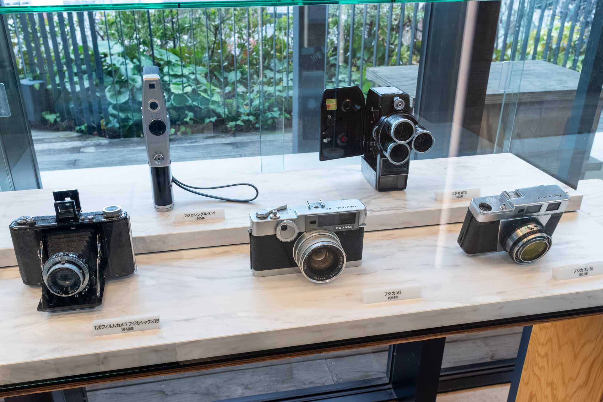 同社のフィルムカメラも見ることができた