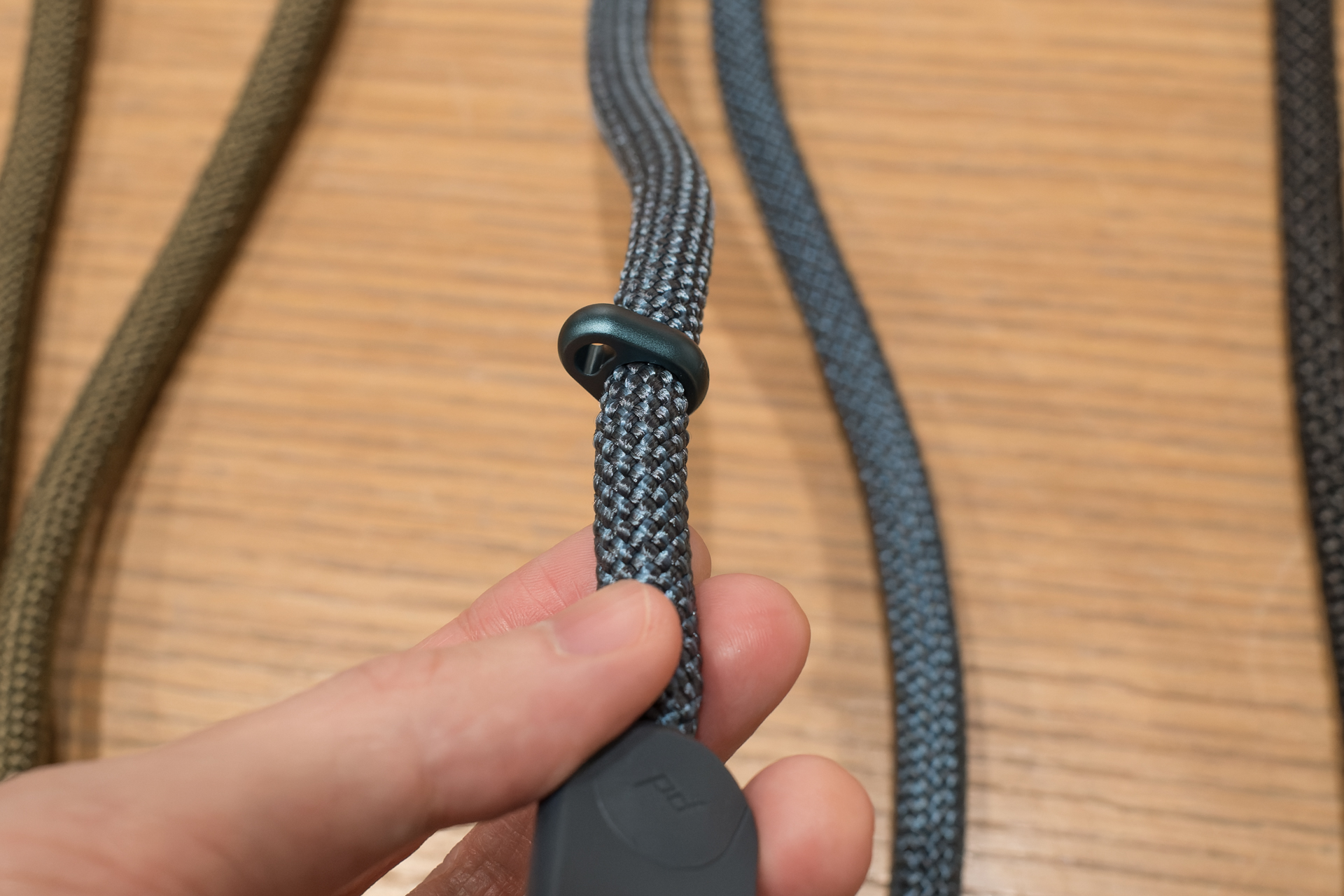 アルミ製のアタッチメントを装備。ここにアンカーを取り付けられる