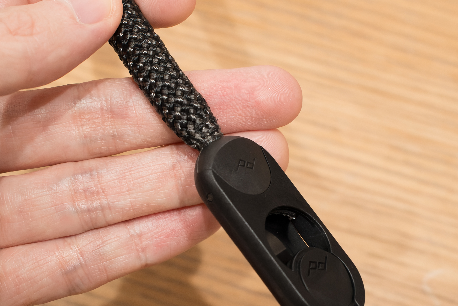 ロープ部分とアンカーの受け部分が一体化している