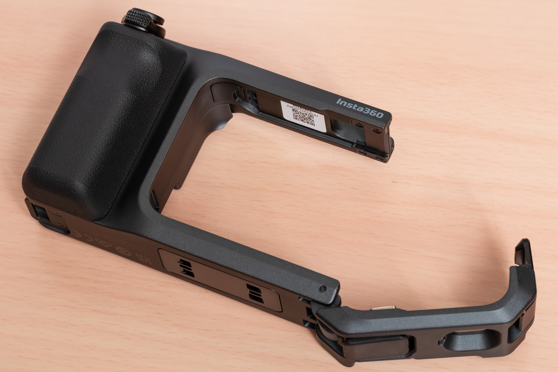 Insta360 Ace Pro 2 ストリート撮影グリップ Pro。かなりしっかりした作りと感じた