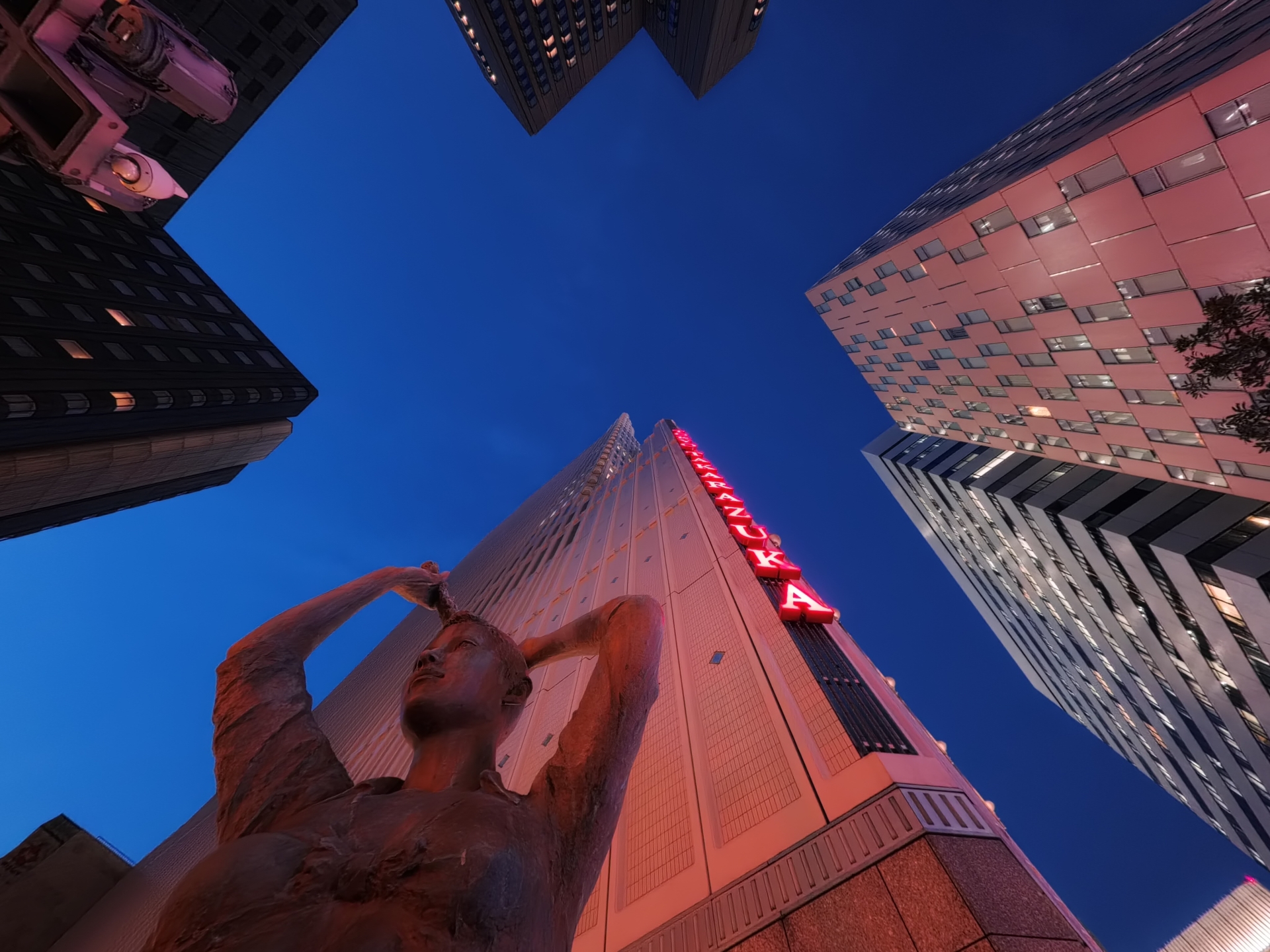 13mm相当／プログラムAE（1/13秒、F2.6、−1EV）／ISO 438