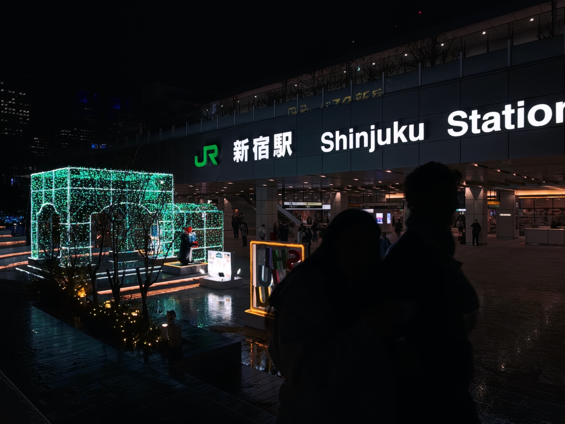 13mm相当／オート（1/102秒、F2.6、-1EV）／ISO 100